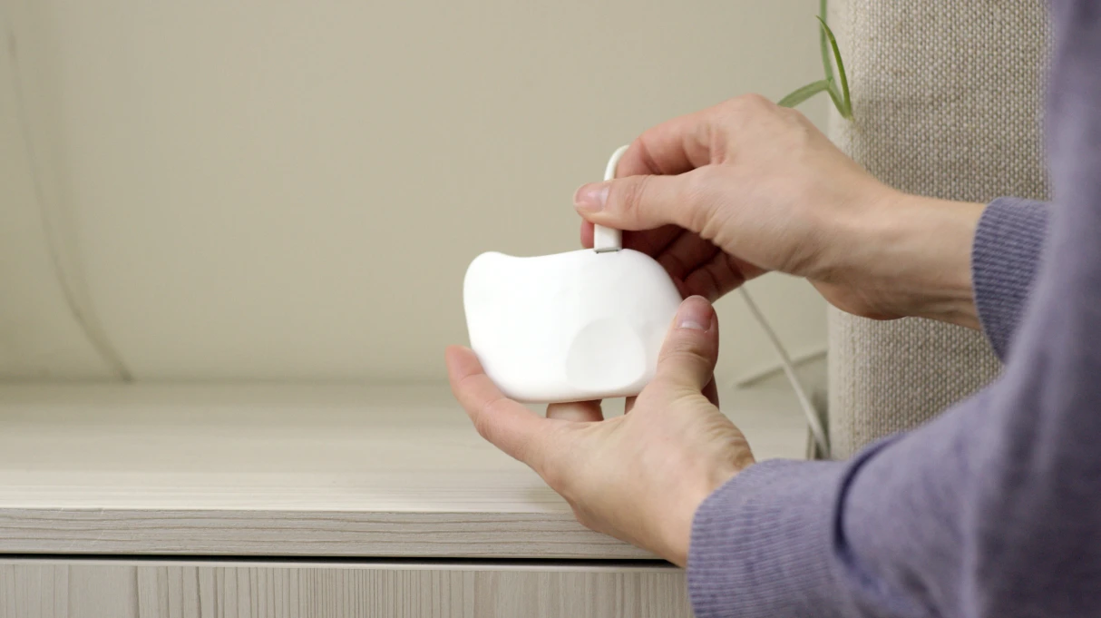 The Lief smart patch's internal battery is designed to last up to a week of use, needing only an hour to fully charge through the micro USB port