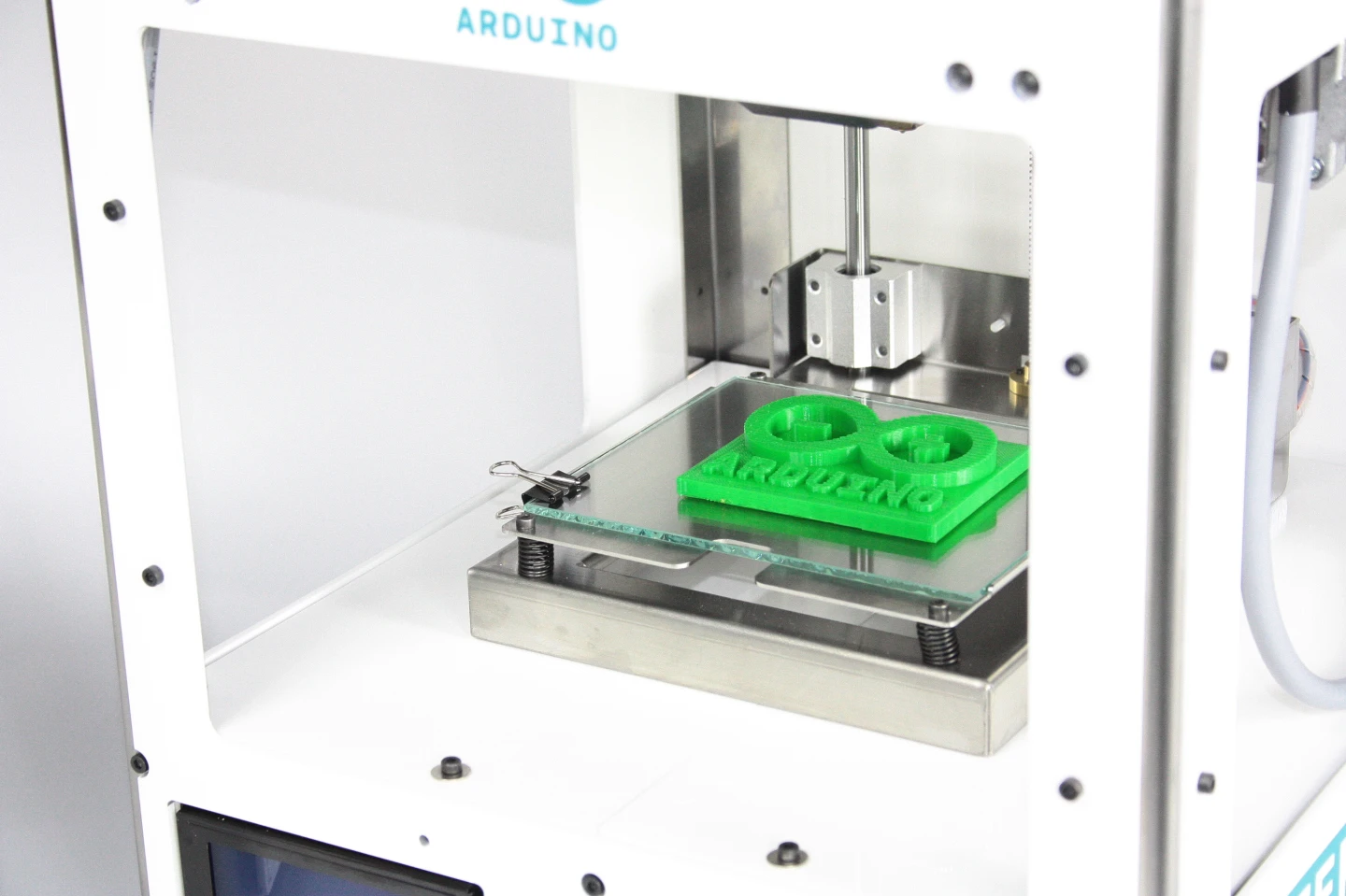 The machine features a print area of 140 x 100 x 100 mm, and a print volume of 1,400 cubic mm