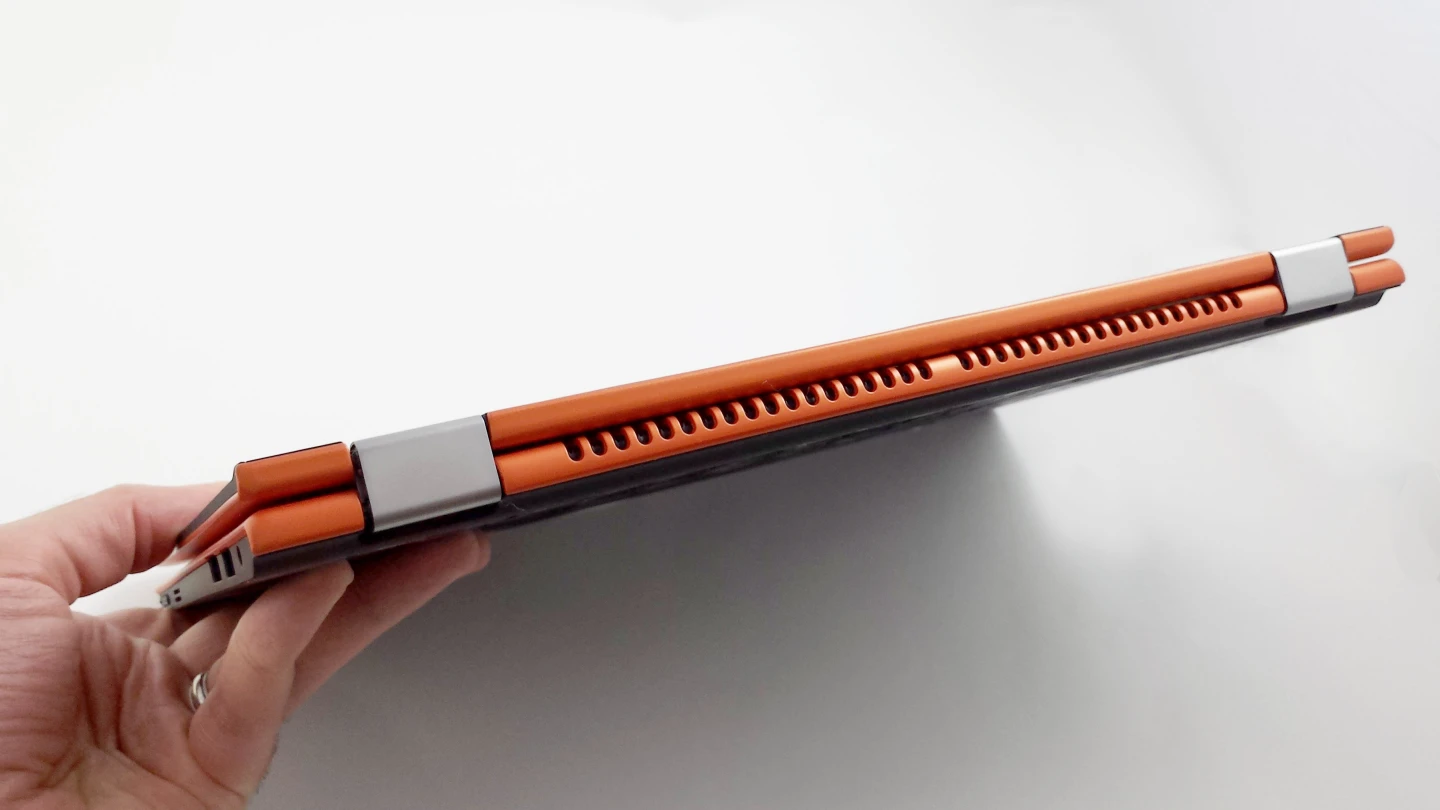 The Yoga 11S is 17 mm thick
