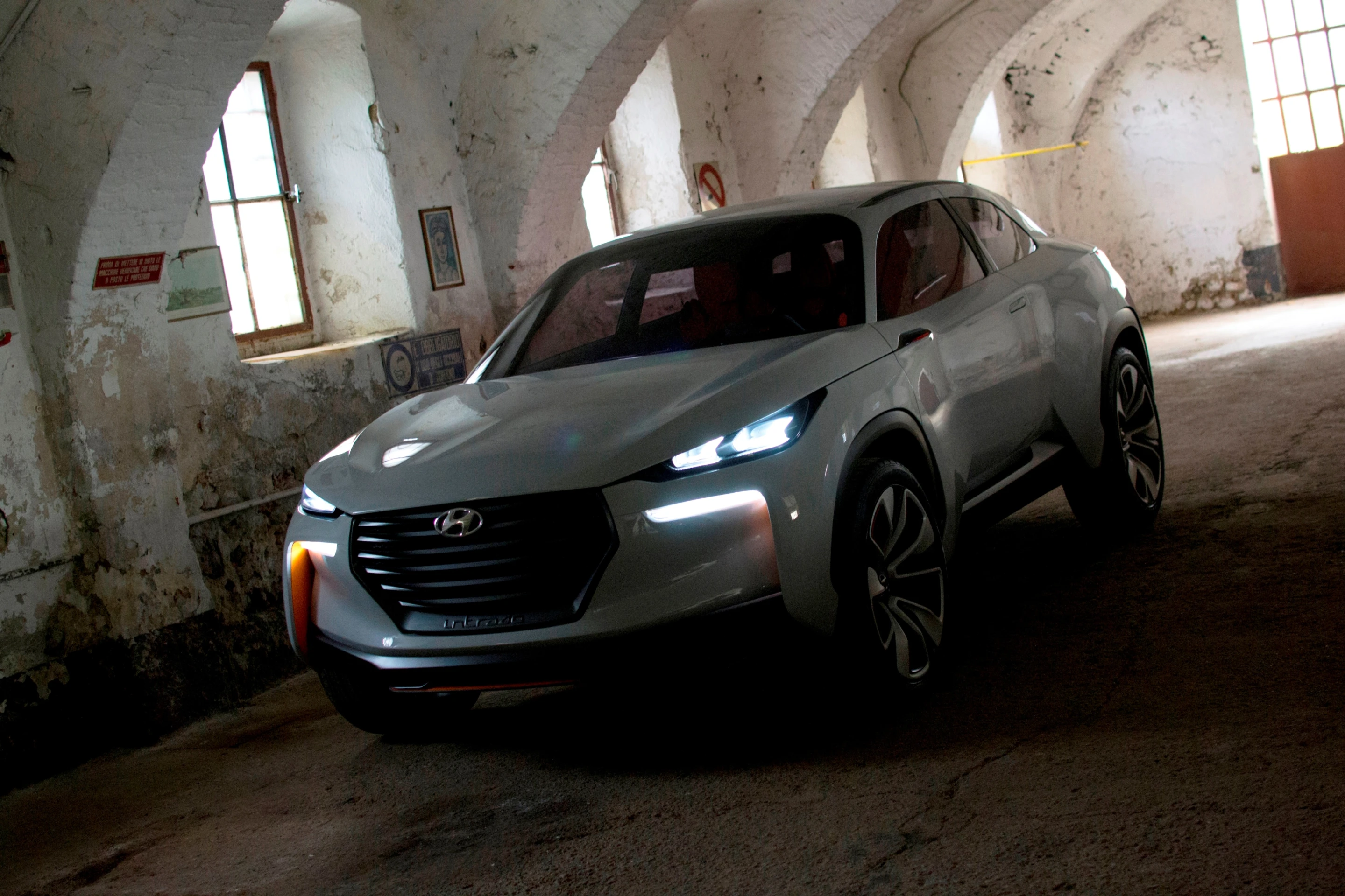 Hyundai's new Intrado fuel cell concept