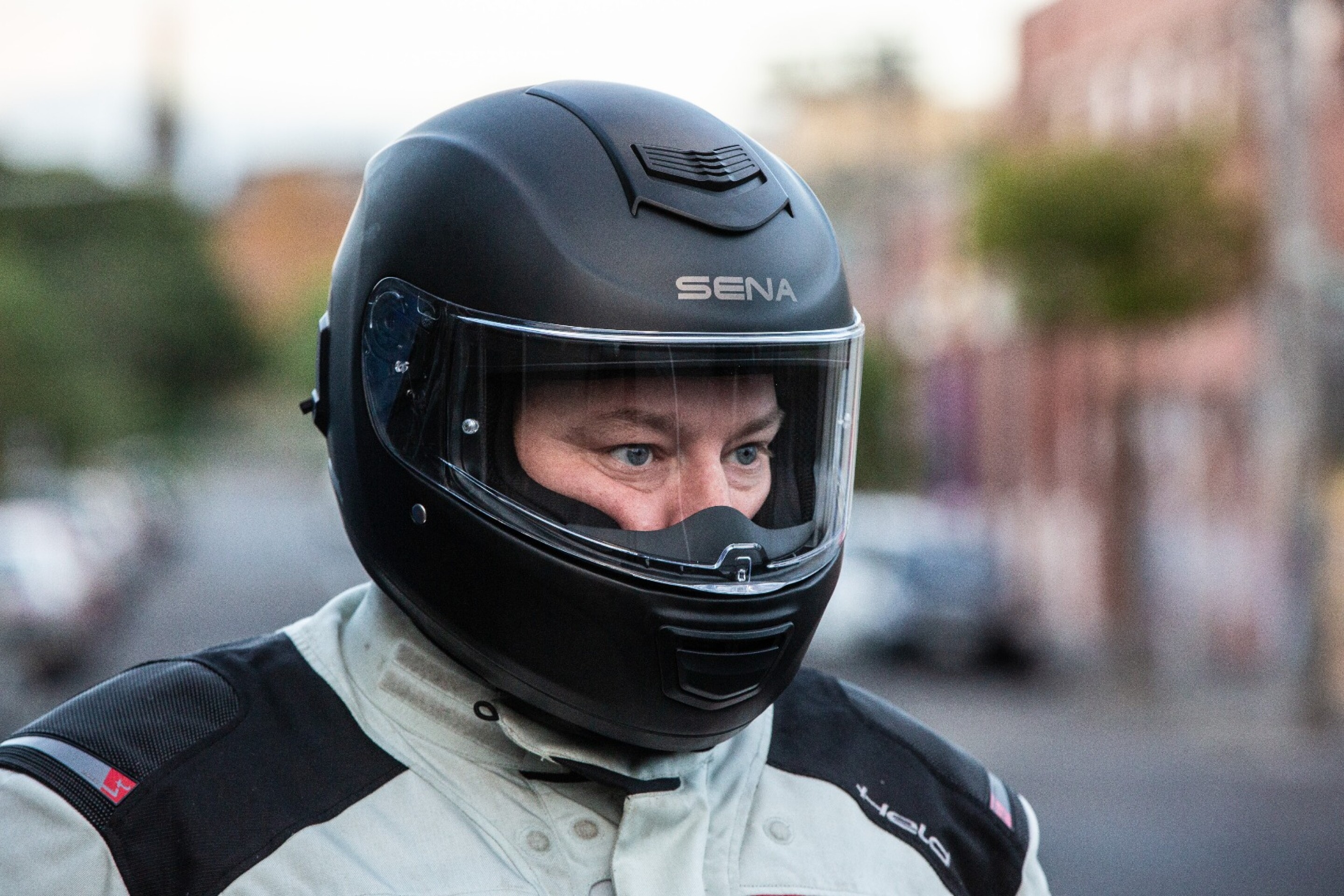 Sena Momentum review: A solid, smart helmet built around an awesome