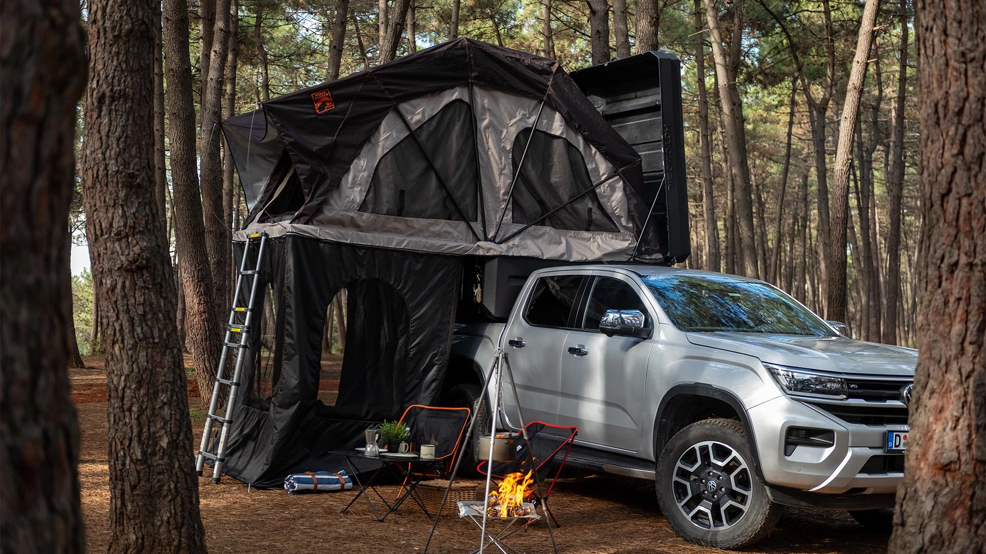 Hotomobil launches yet another style of cube camper, this one combining a pickup camper, shell and rooftop tent into one contraption
