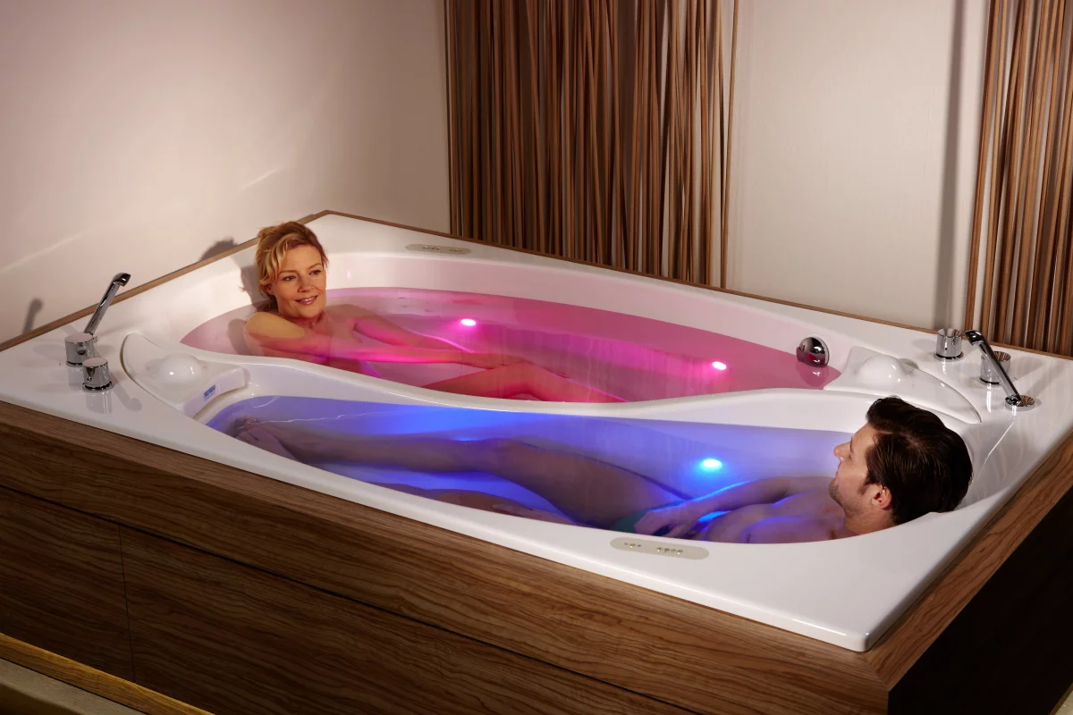 The Yin Yang couple bath – no more arguing over who gets the back rest (Photo: Trautwein)