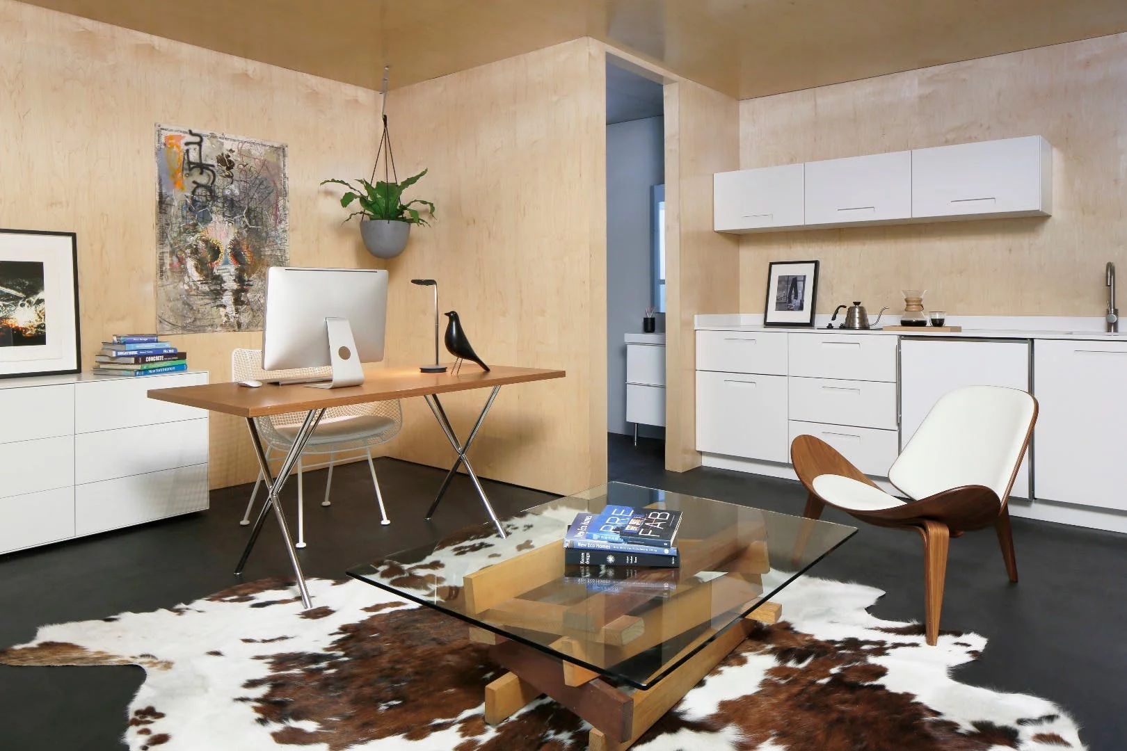 Plús Hús is a 320-sq ft prefab home that is energy-efficient, modular home and won’t break the bank