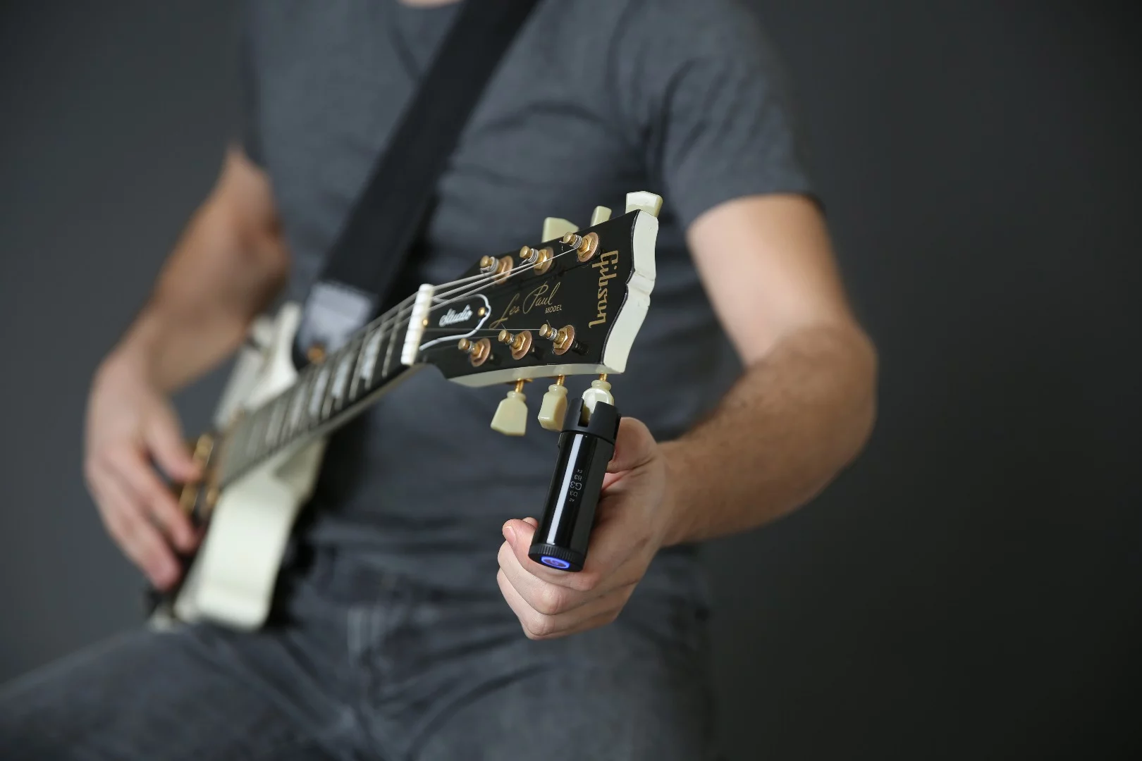 The Roadie 2 has a detection range of A1 (55 Hz) to A5 (880 Hz), with promised ±1 cent accuracy