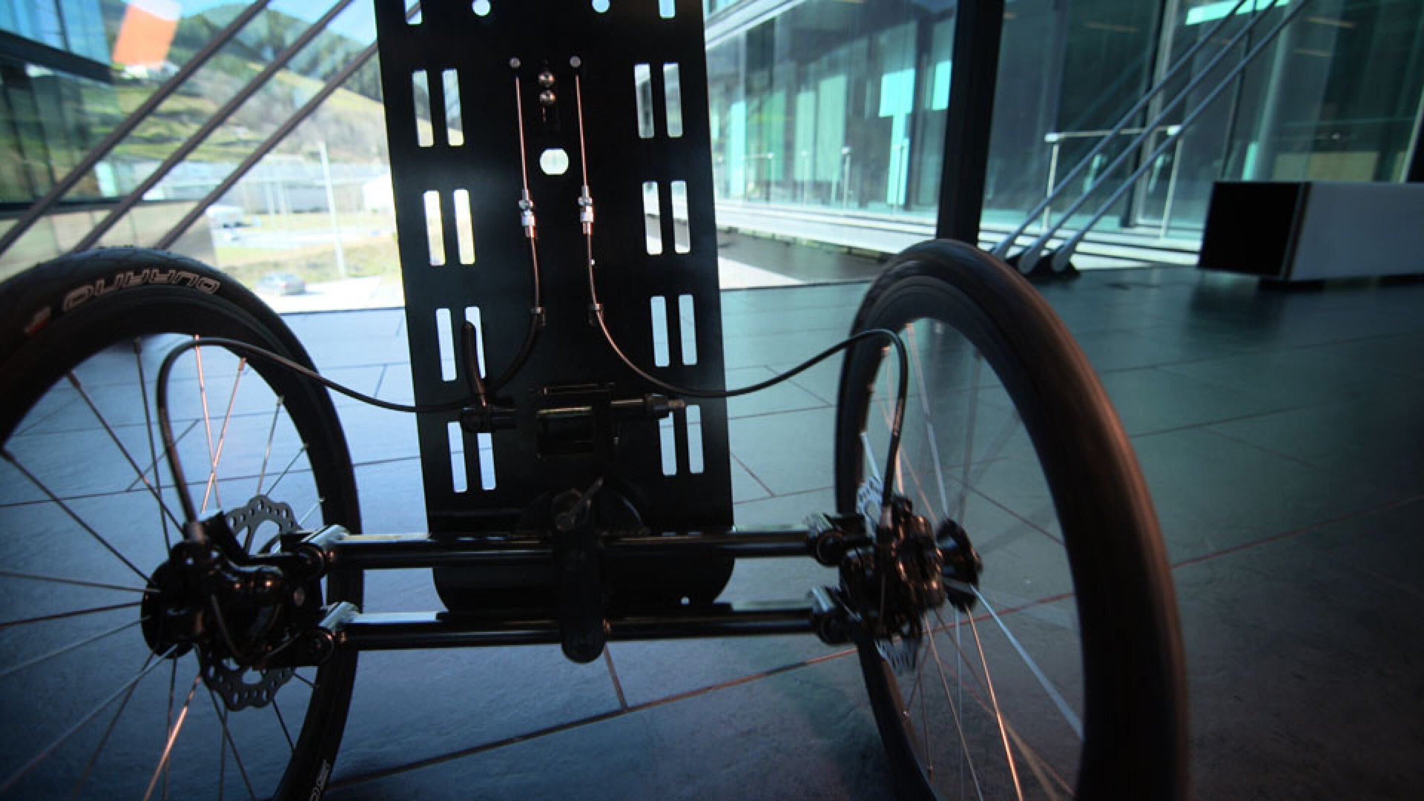 Noomad transforms bicycle into threewheeled cargo bike