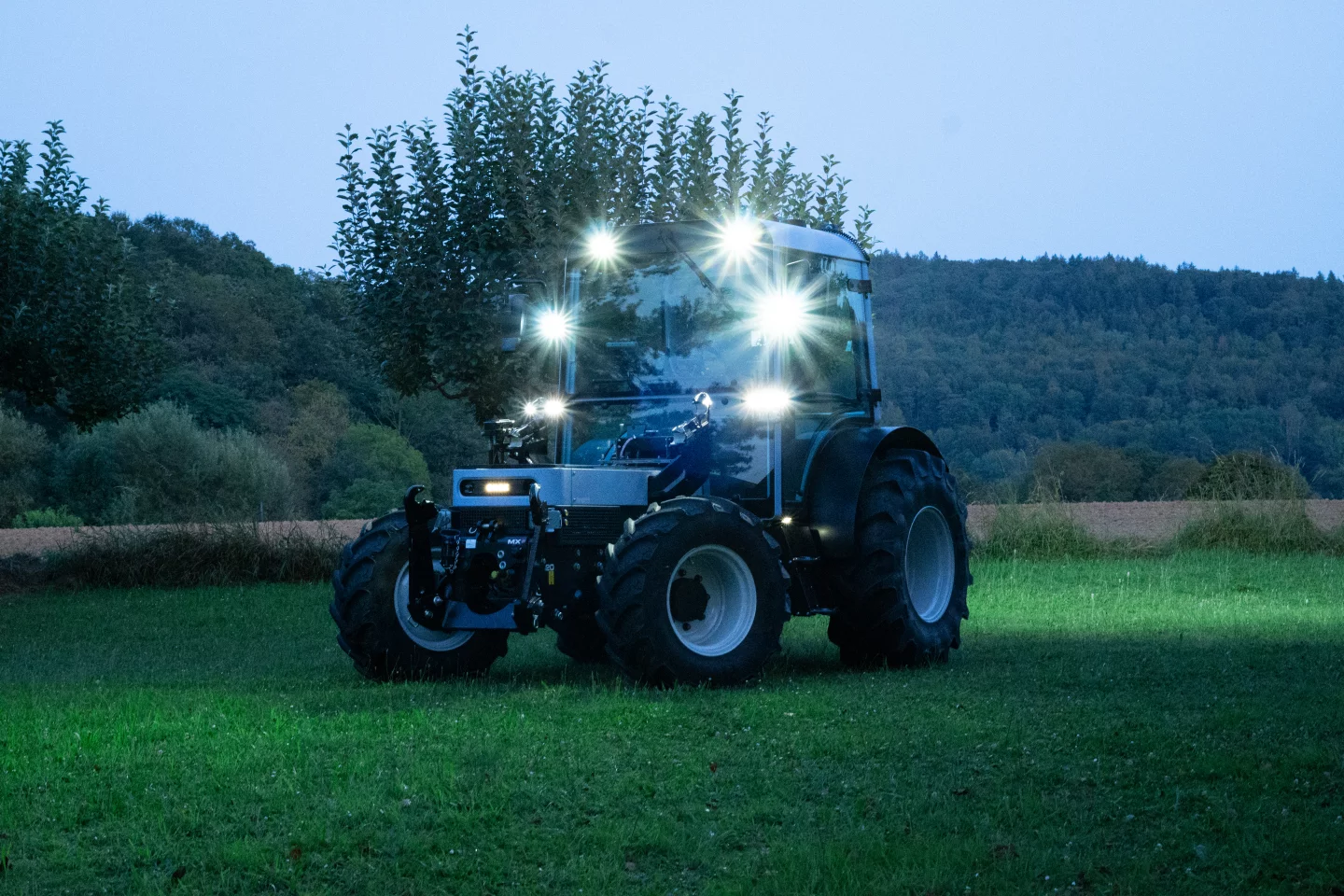 The ONOX electric tractor features a PTO system to power farm machinery such as hay cutters and balers, mowers or diggers