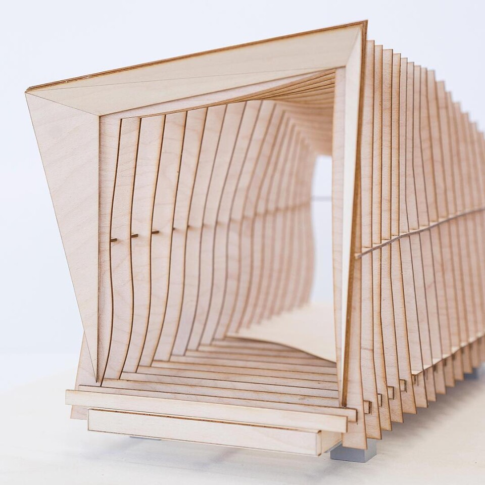 The12.2 sqm (131.3 sq ft) shelter was built with CNC cut birch plywoodribs and sheathing panels