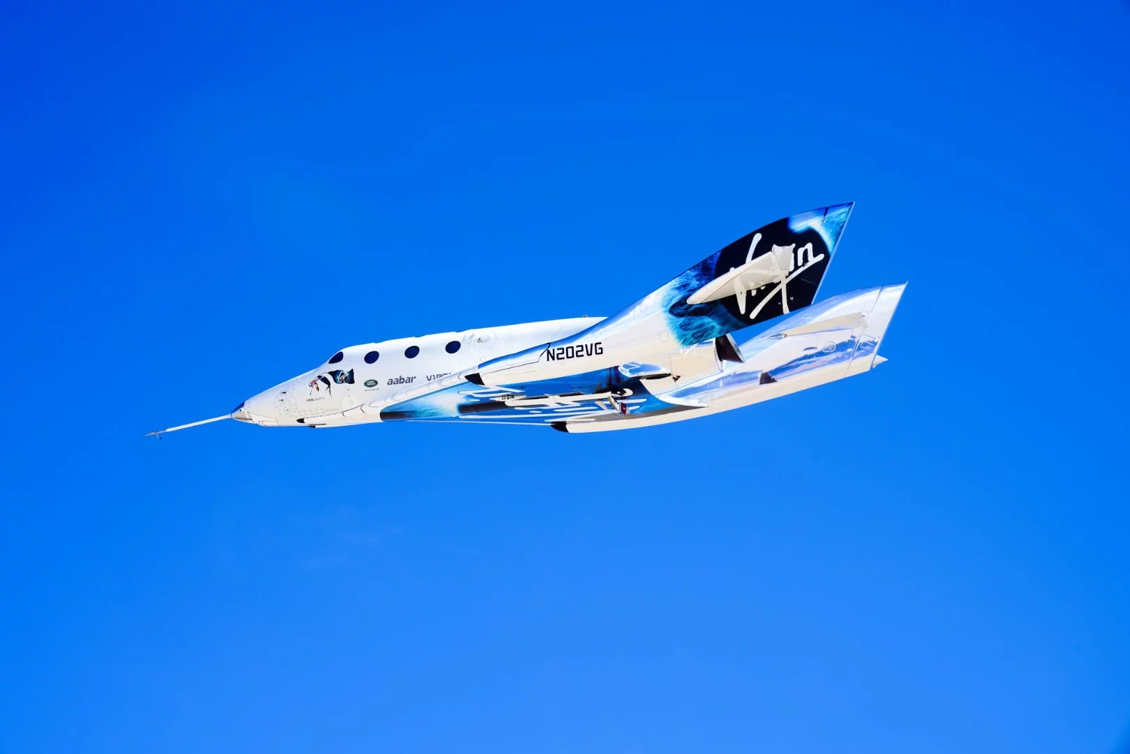 Virgin Galactic's spaceplane glides towards the tarmac