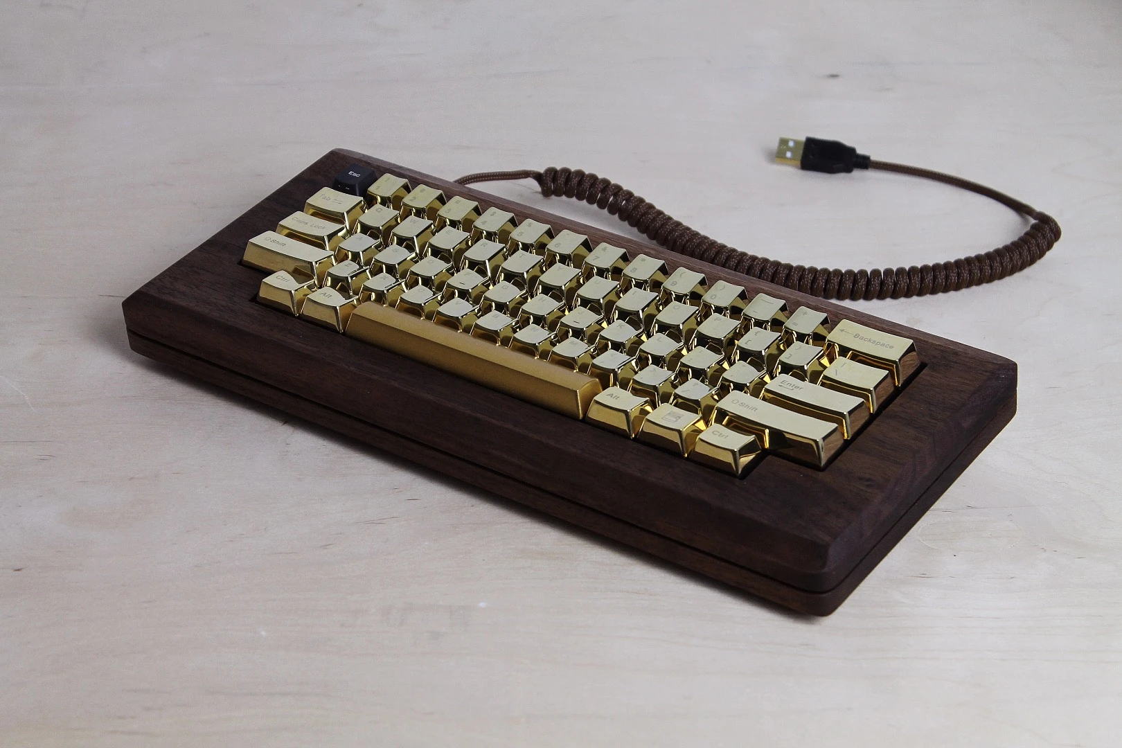The Golden Apple: A replica of an old Apple MacIntosh fitted with a working Mac Mini