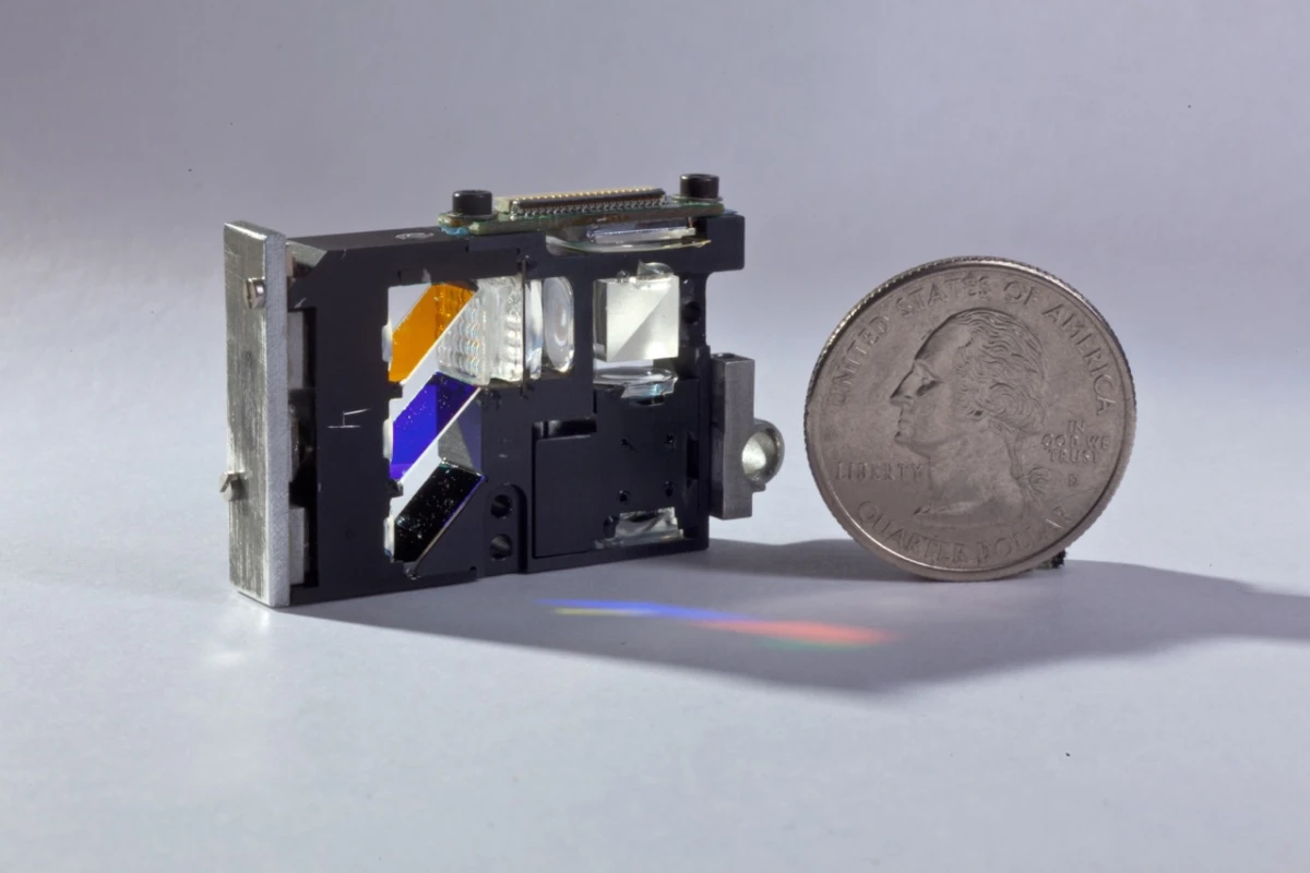 The prototype picoprojector, which incorporates the new polarizing technology (Photo: ImagineOptix Corp.)