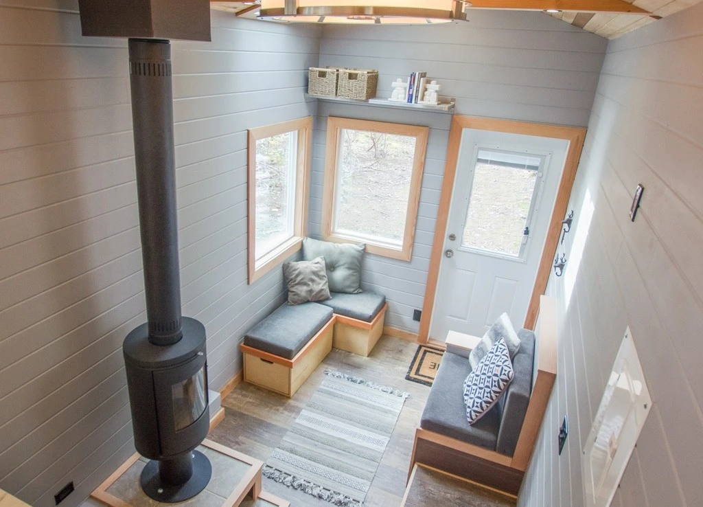 The Blue Heron has a total floorspace of 250 sq ft (23 sq m)