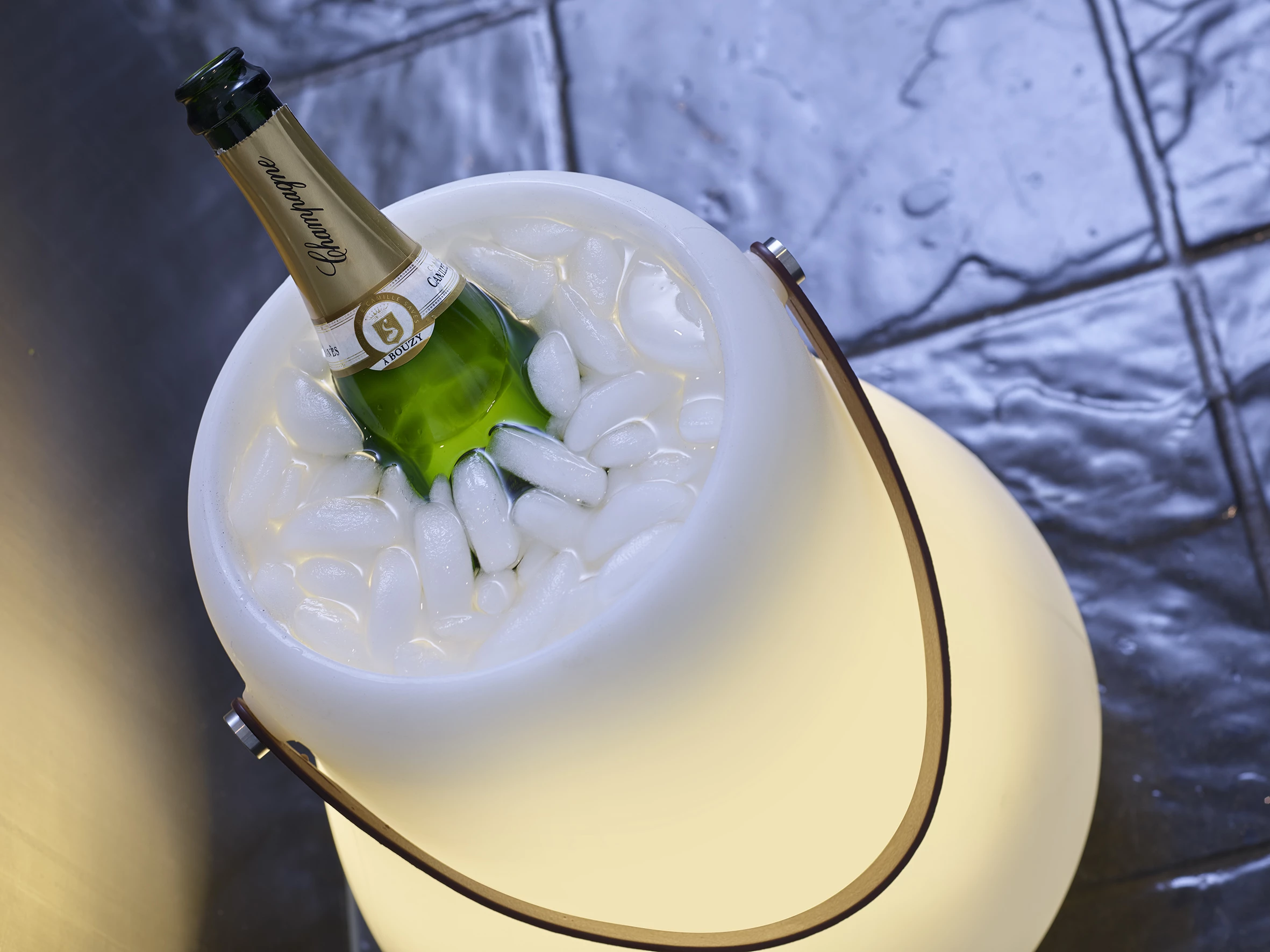 The Nordic D'Luxx Pro can be used as an ice bucket too