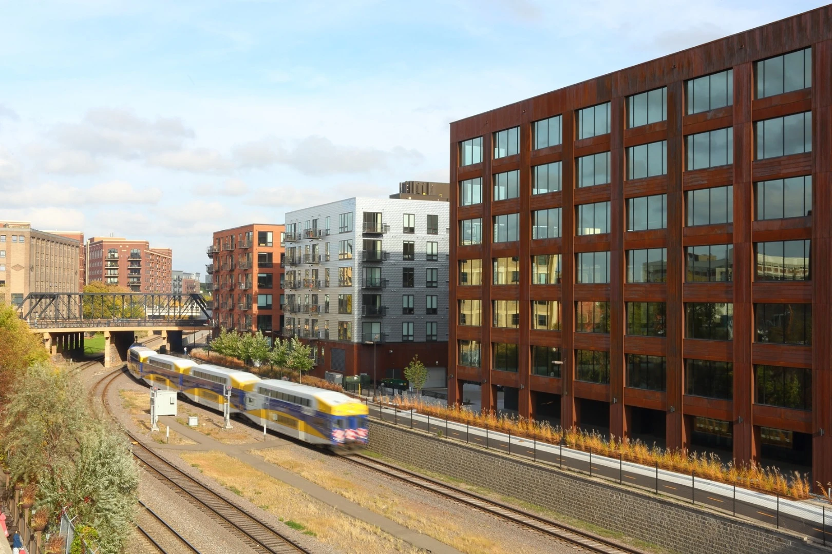 T3 provides 224,000 sq ft (22,000 sq m) of office and retail space