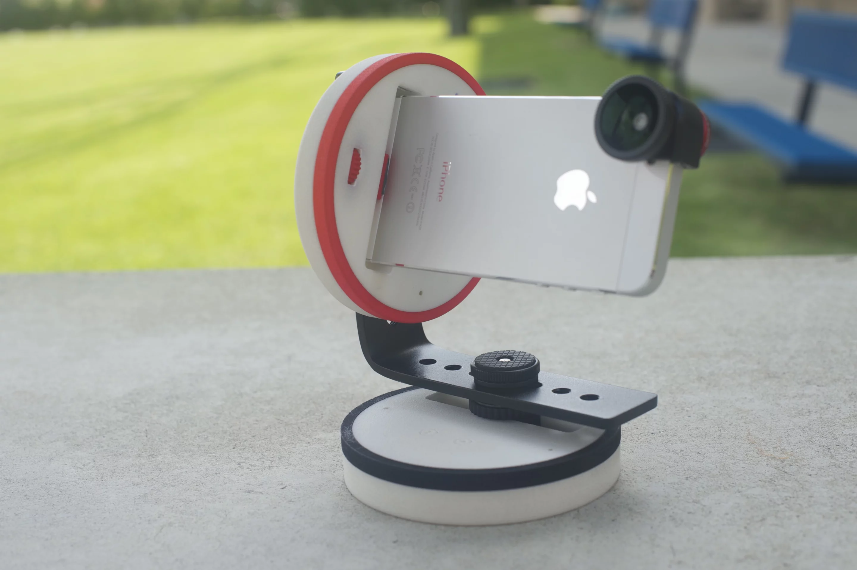 A clever feature, is the ability to use multiple Spinpods (which can be attached with an L-bracket) to shoot pan and tilt time-lapse videos