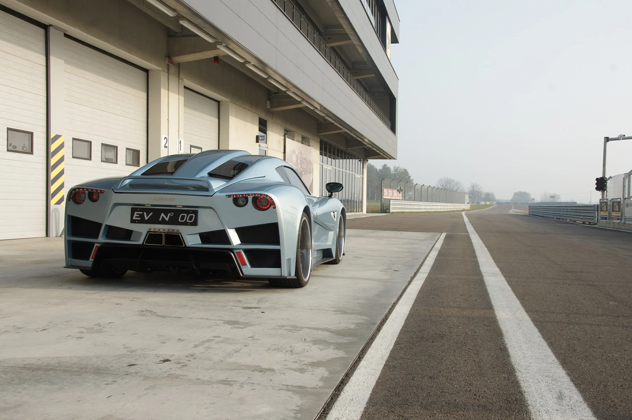 The naturally aspirated V8 puts out 625 lb-ft of torque