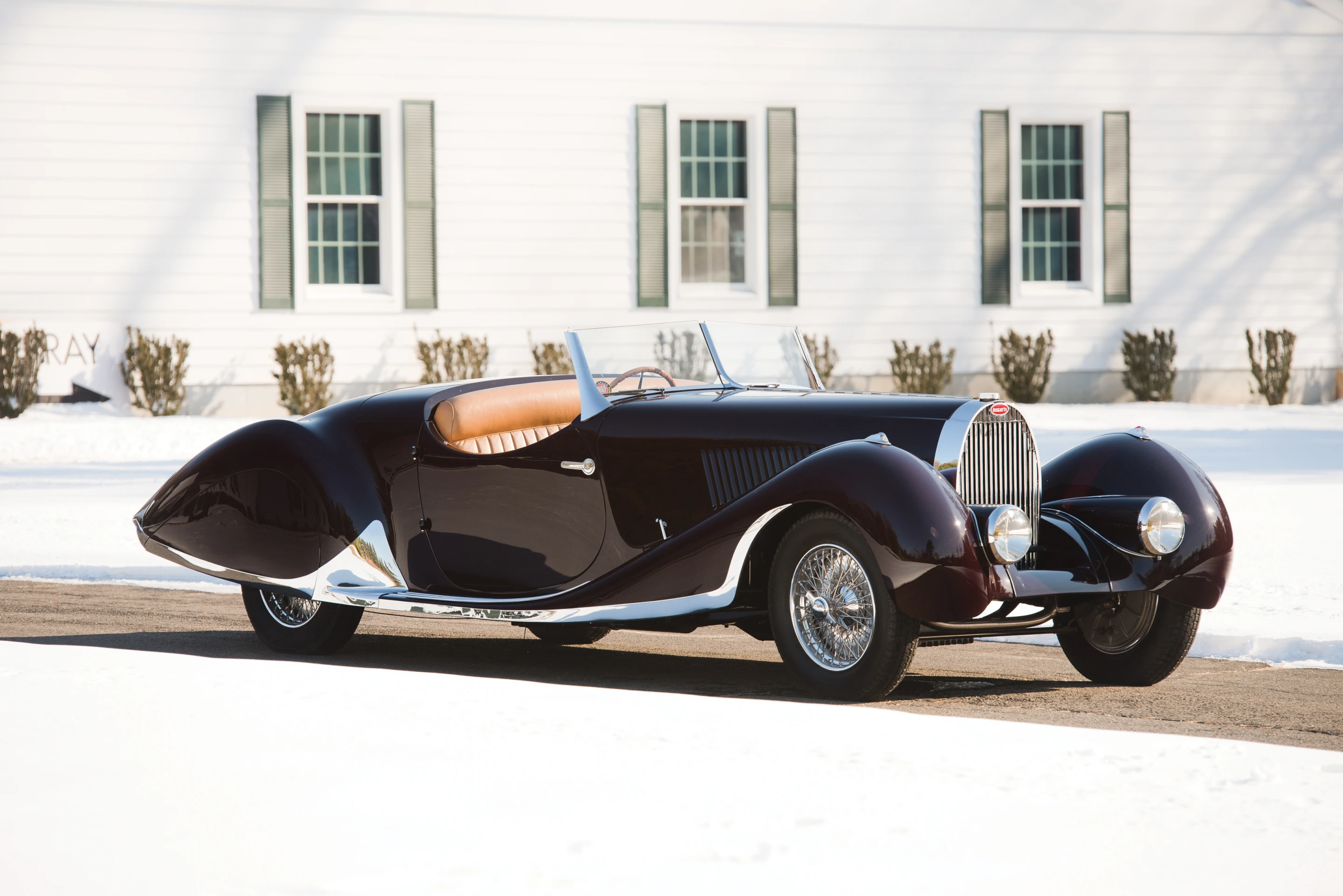The 1937 Bugatti Type 57C Roadster in the style of Figoni et Falaschi went for US$902,000 at last month's auction