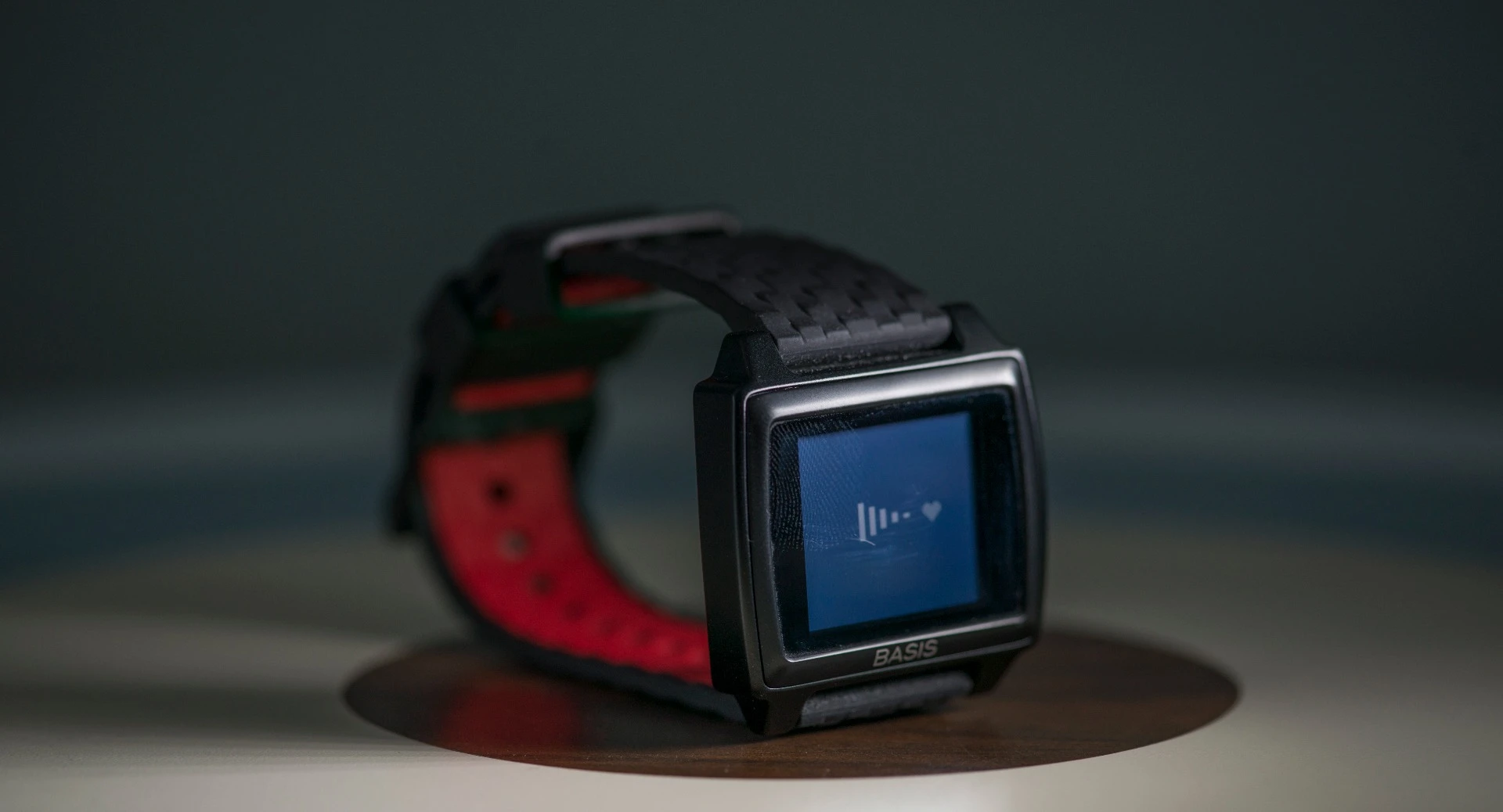 The Basis Peak fitness tracker allows you to keep an eye on your heart rate or daily activity totals (Photo: Simon Crisp/Gizmag.com)