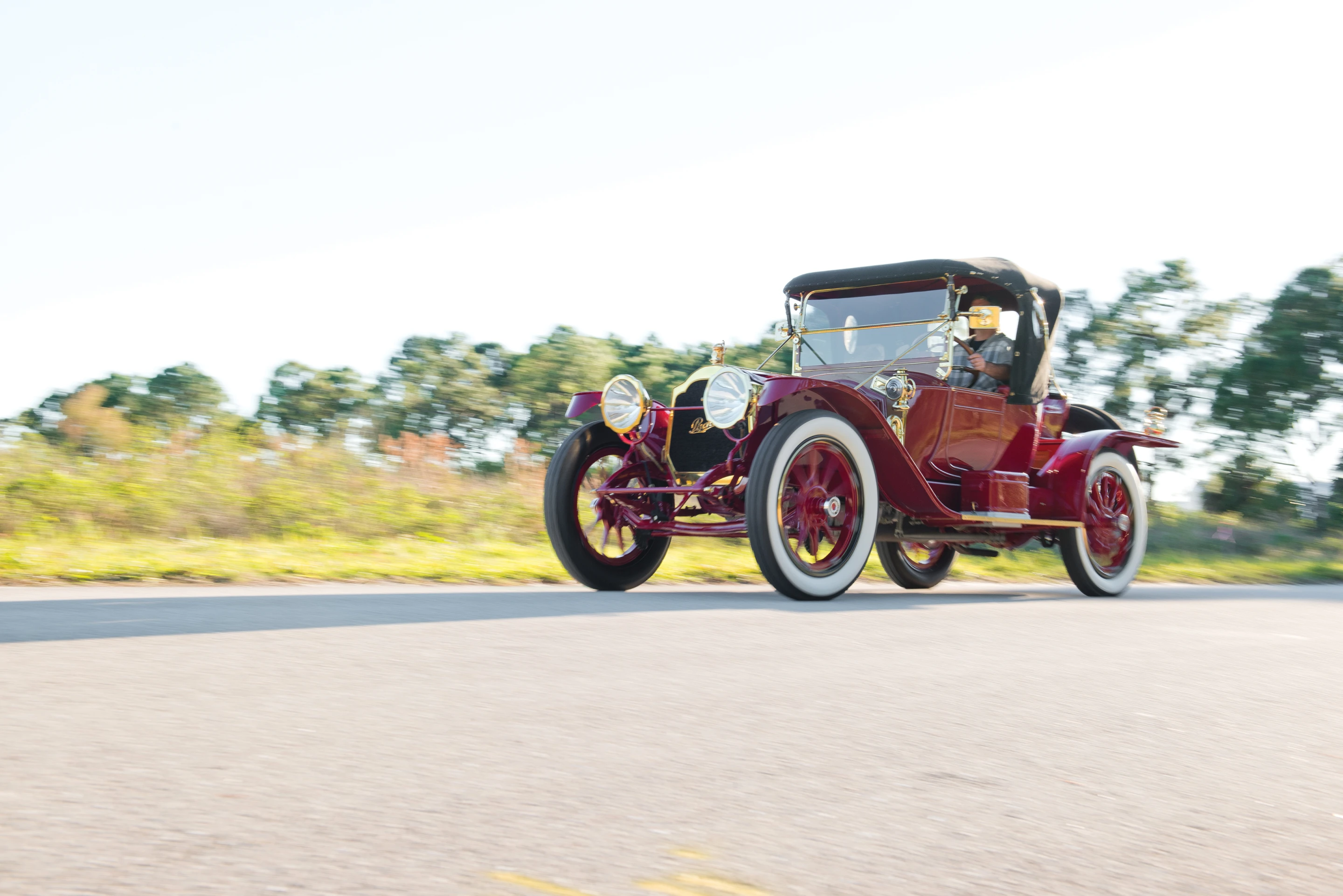 In 1997, the Runabout was sold to renowned collector John McMullen who restored the paintwork and leather seating. Under the ownership of McMullen, the Runabout won awards such as Best in Class at the Meadow Brook Concours d’Elegance and Best in Show at the Bay Harbor Motoring Festival
