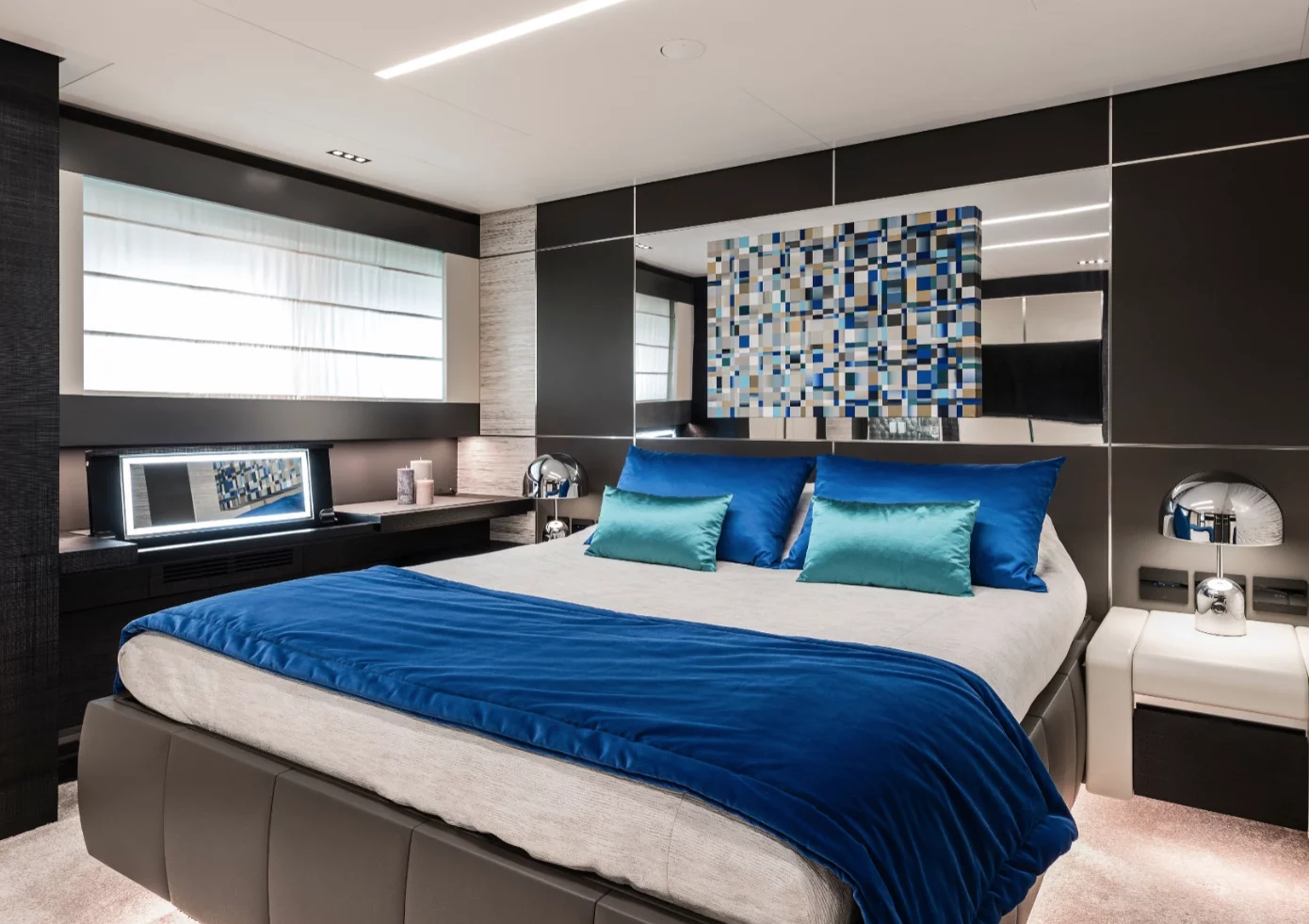 Guest quarters on the Pershing 140