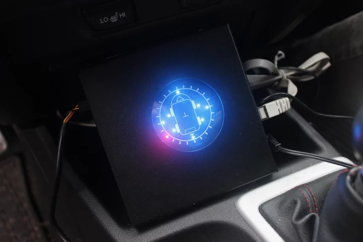 The prototype iHear display, rigged into a test vehicle