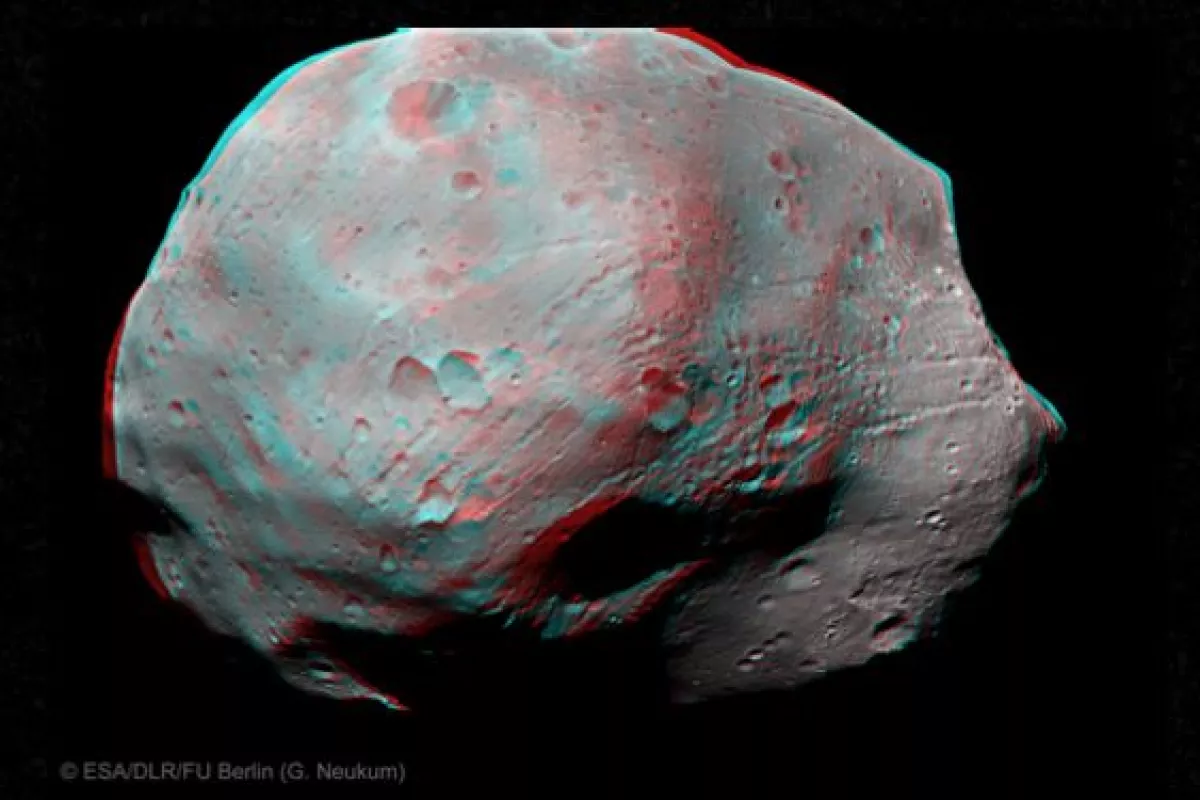 3D stereoscopic image of Phobos (Image: ESA/DLR/FU Berlin (G. Neukum))