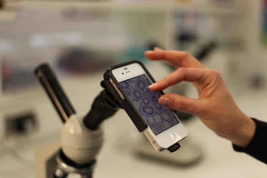 Magnifi universal photoadapter case for iPhone 4 and iPhone 4S