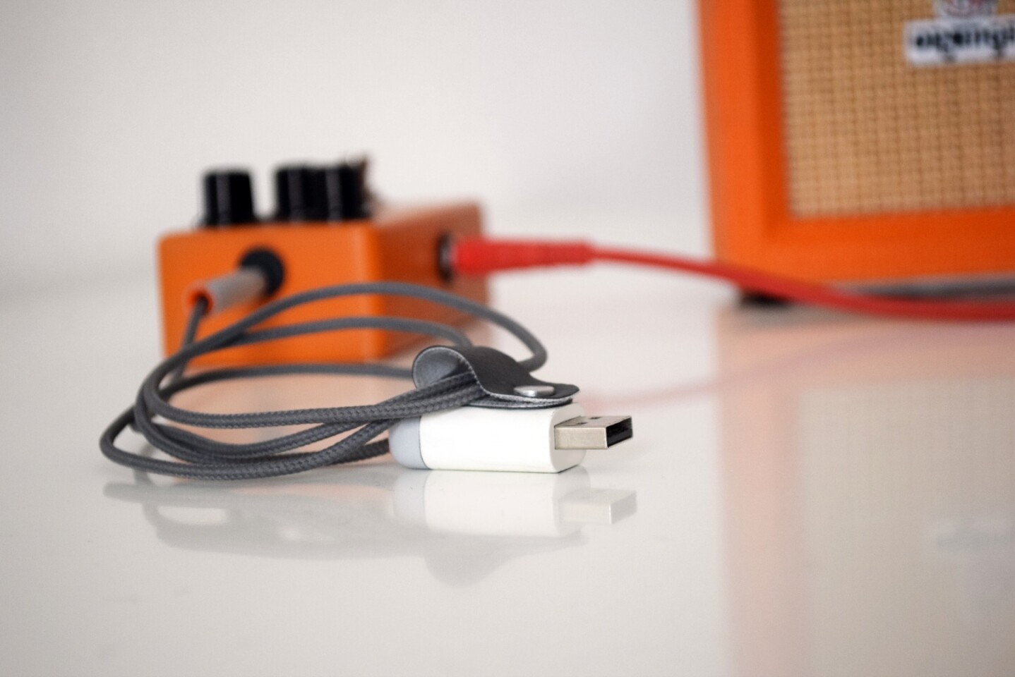 The Ripcord will allow players to power an effects unit (or tuners, keyboards, MIDI recorders, mixers and other 9 V gear) using an Android or Windows smartphone