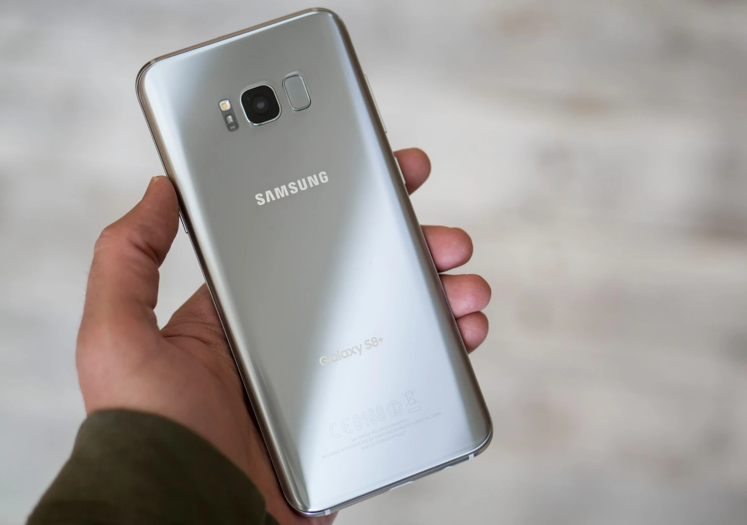 Glass back of the Galaxy S8+