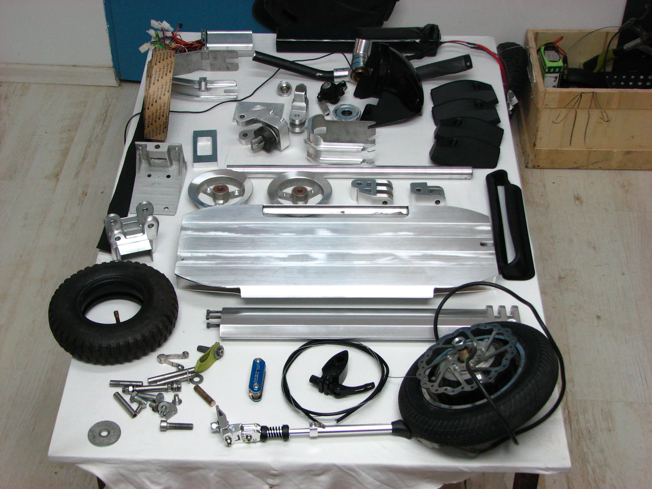 The components of the MyWay Compact