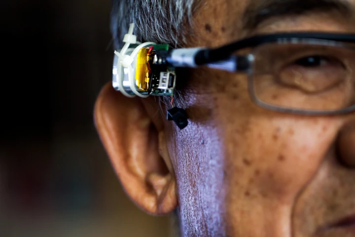 A prototype VAuth eyeglasses attachment