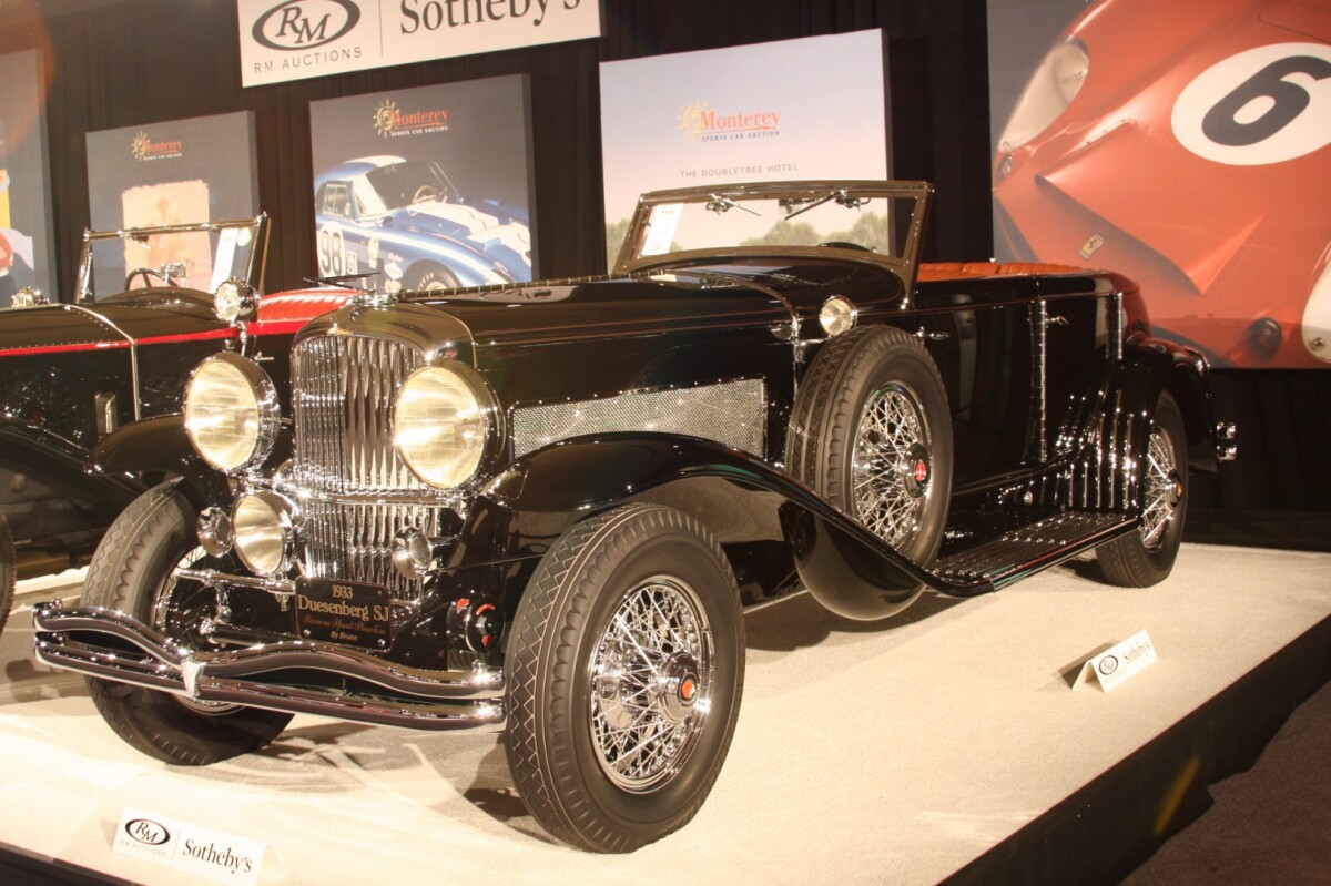 This 1933 Duesenberg Model SJ 'Riviera' Phaeton by Brunn sold for $1,595,000