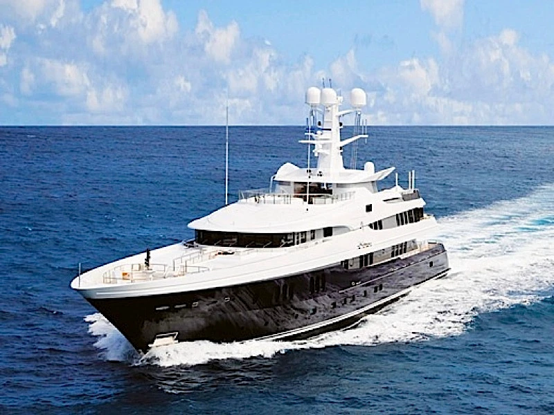 DISPLACEMENT MOTOR YACHT OF 500GT TO 1,299GT winner M/Y Kaiser