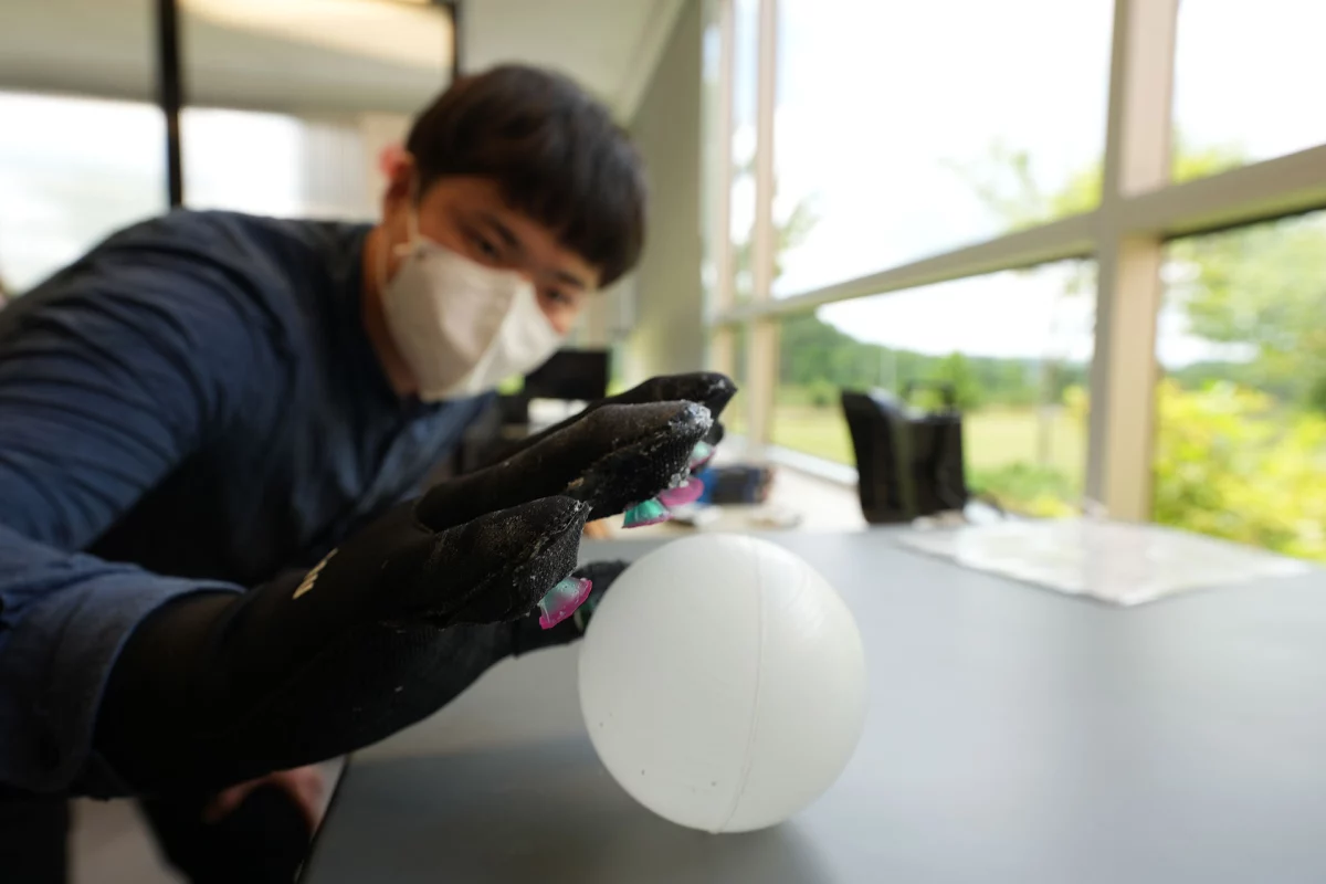 Scientists at Virginia Tech have developed a new octopus-inspired glove