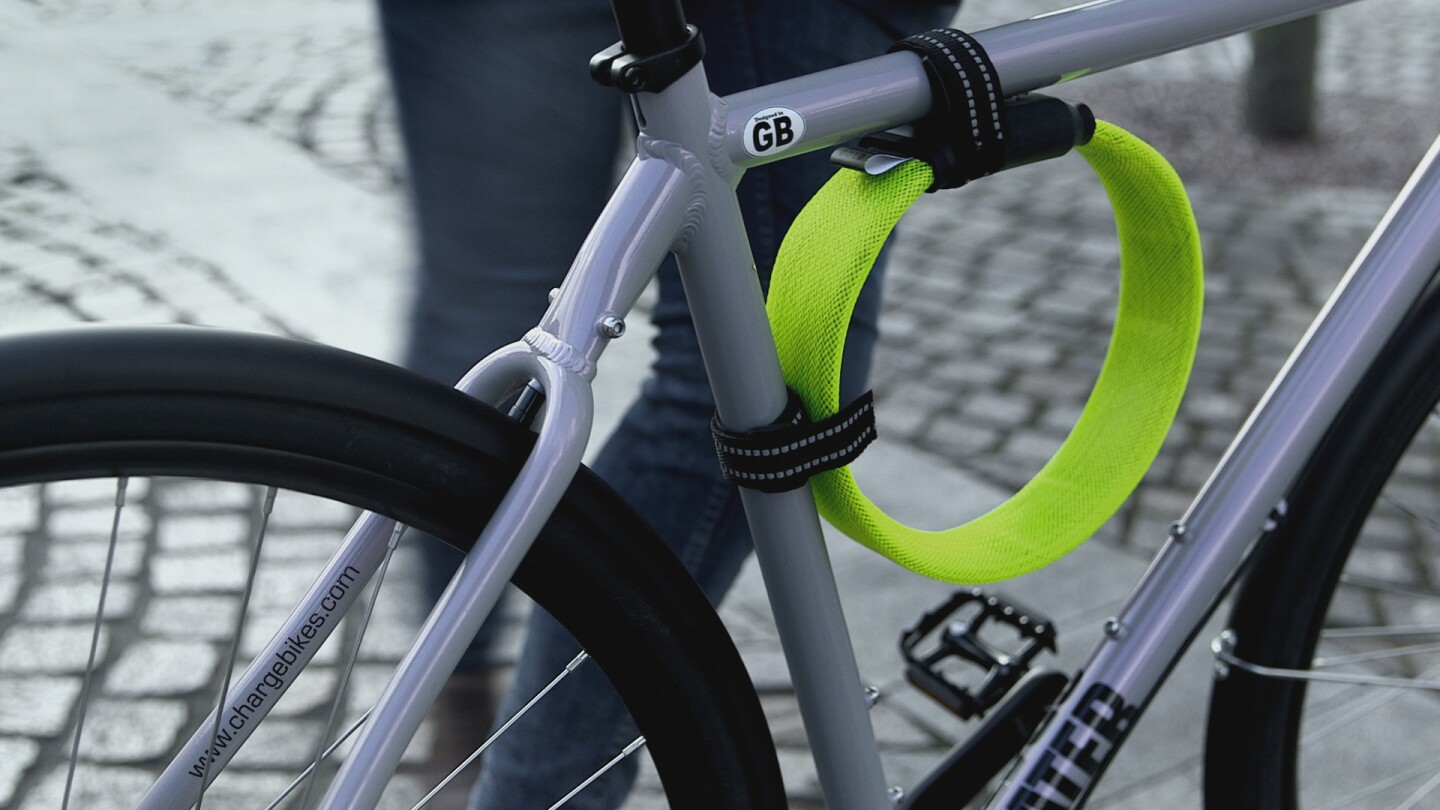A couple of straps are included for carrying the Litelok on one's bike, as is a strap-equipped pouch