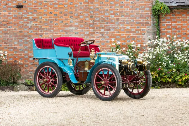 The Panhard 1901 7hp is one of the world' first modern motor cars