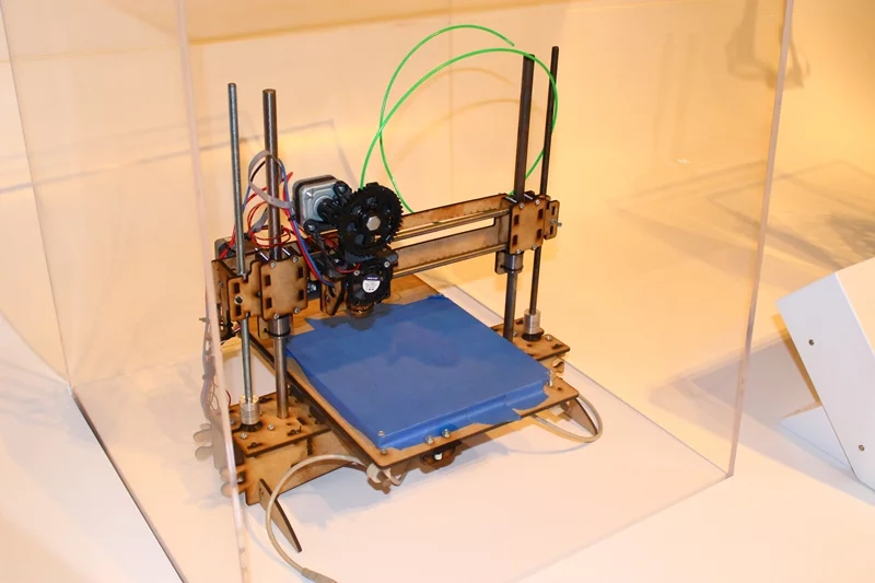 A Hipsterbot home 3D printer