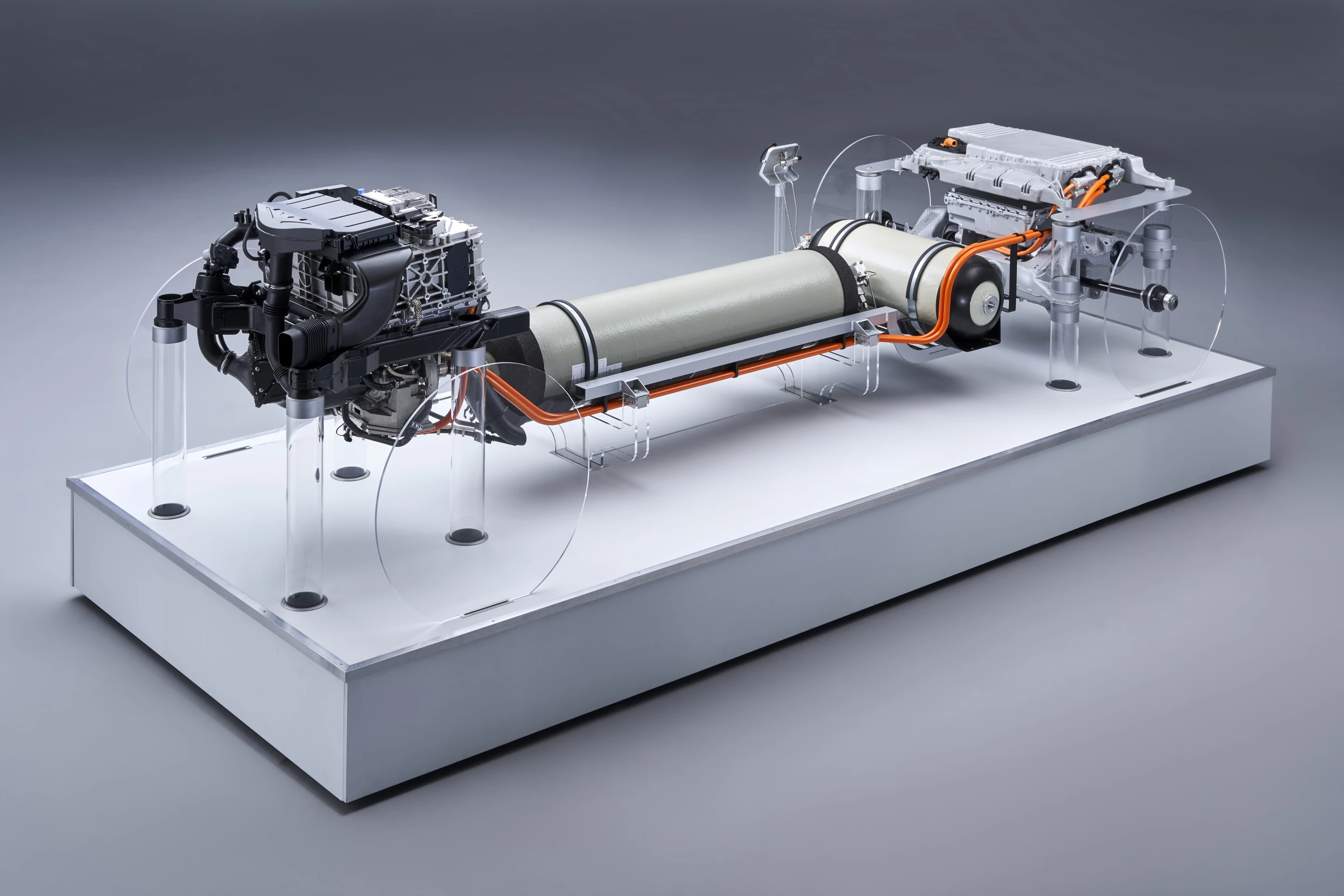 BMW has unveiled a full hydrogen fuel cell powertrain, developed in conjunction with Toyota