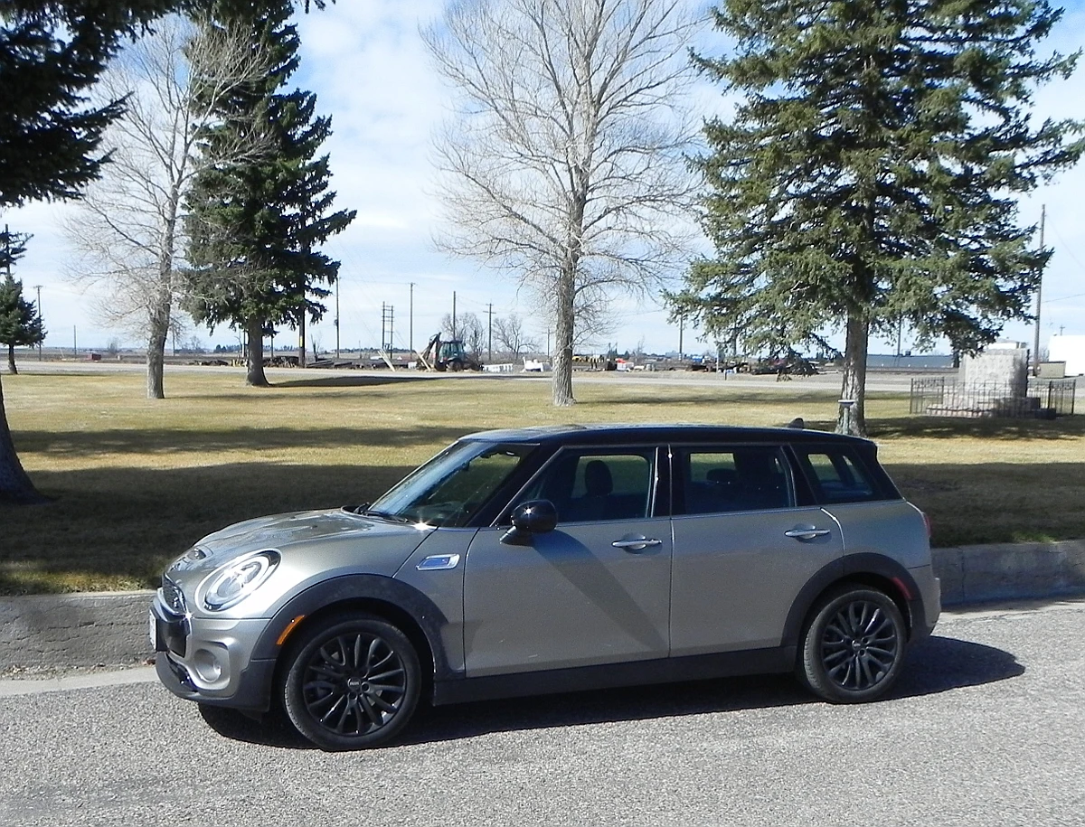 After a week in the 2016 Mini Cooper Clubman, we found that it keeps the quirky, fun nature of the Mini