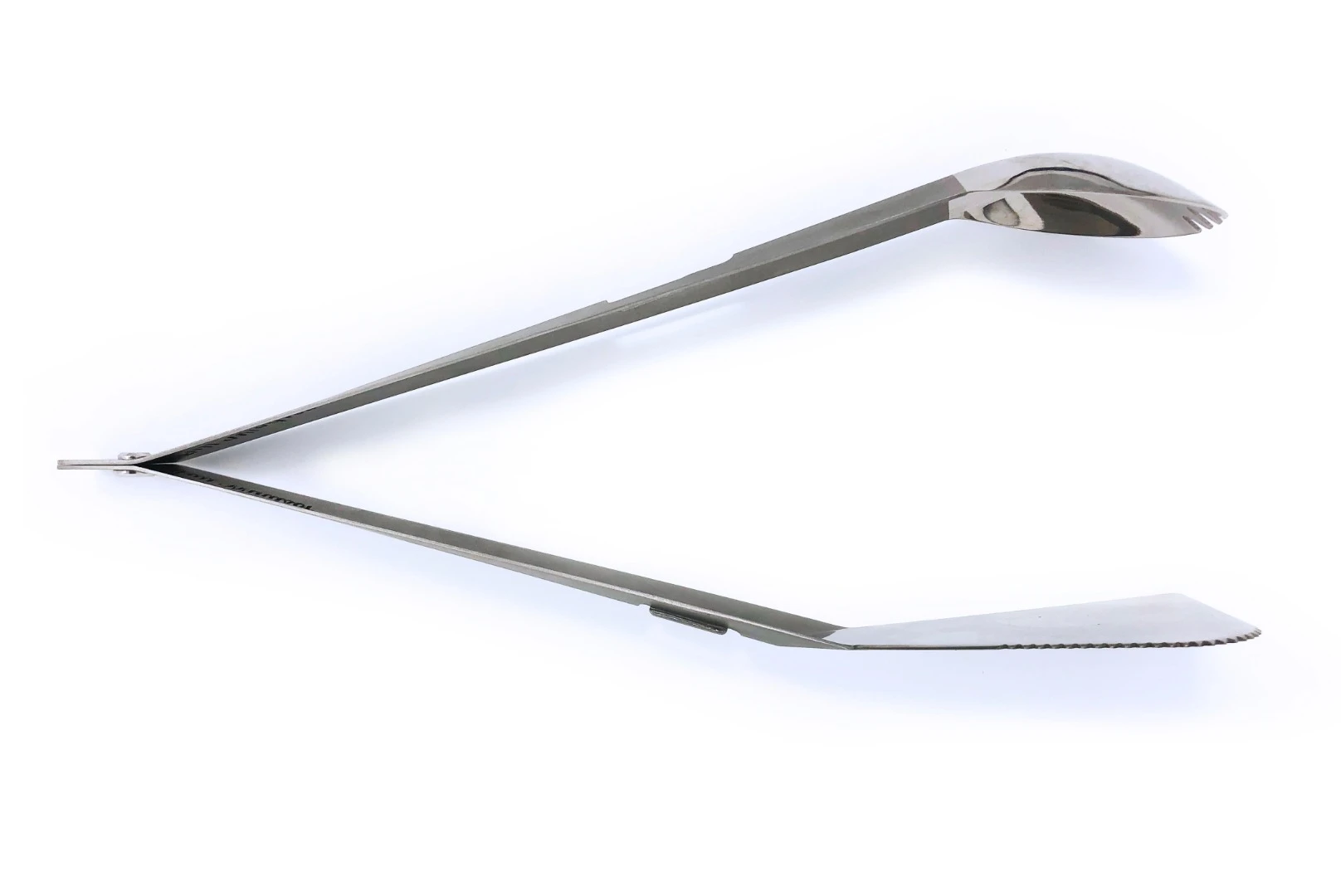 The Splitter's spork and spatula can be joined together to form a set of tongs