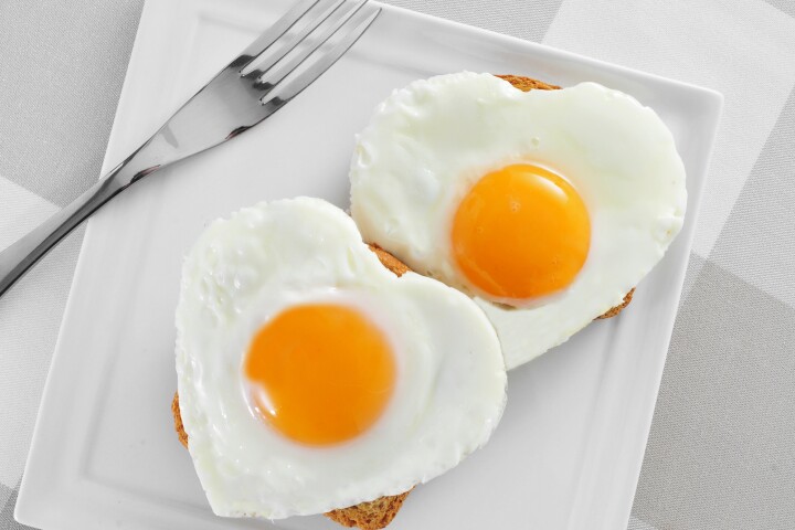A study has found that young adults that eat whole eggs can boost their overall health