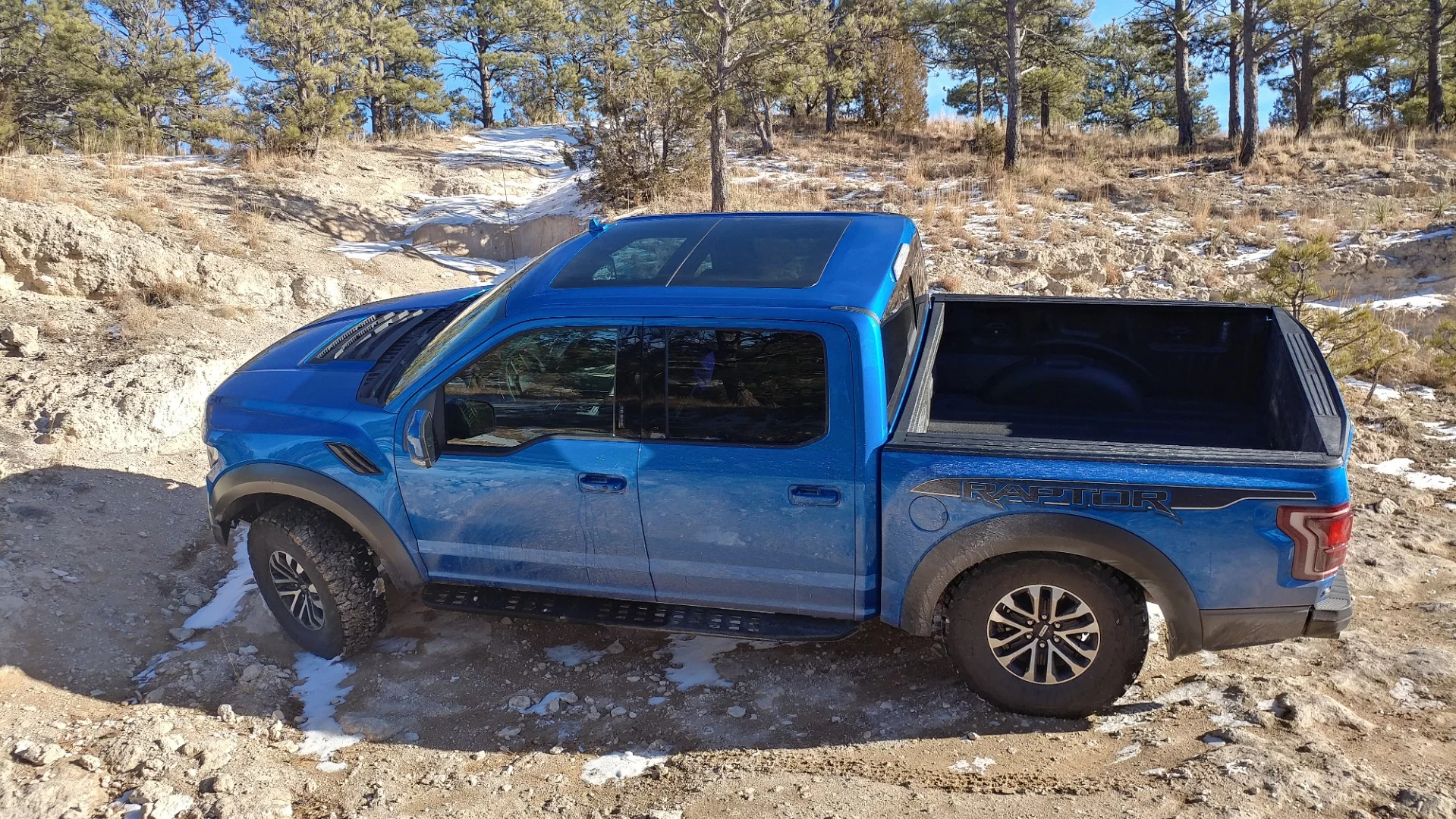 The Raptor sports 11.5 inches (29.2 cm) of ground clearance at the lowest point, a 30.2-degree approach angle, and a 23-degree departure angle