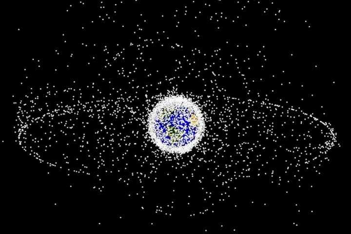 Map of sace debris orbiting Earth with scale greatly exaggerated