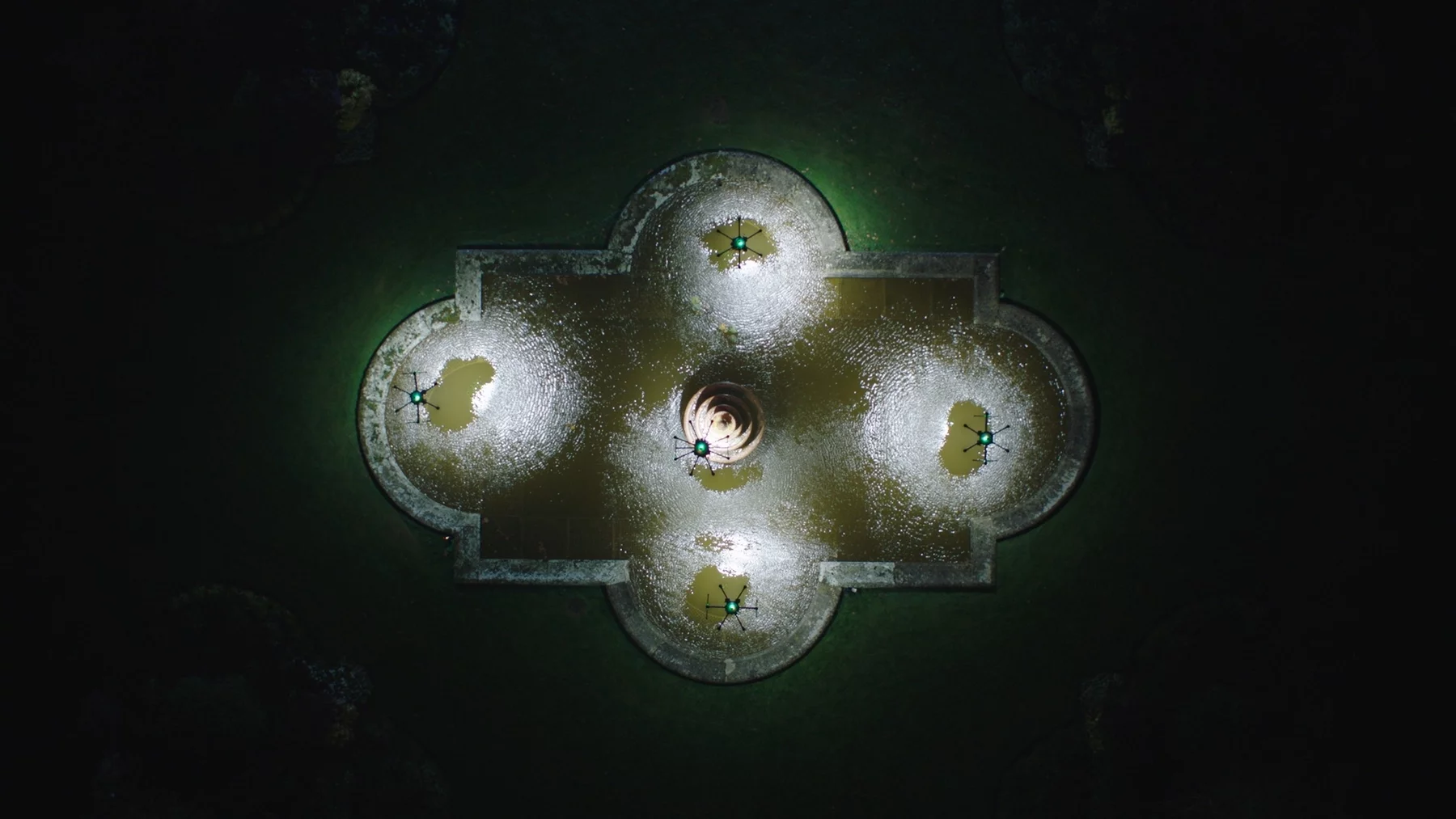 The Fleetlights drones fly autonomously and arrange themselves in formation ahead of the service user