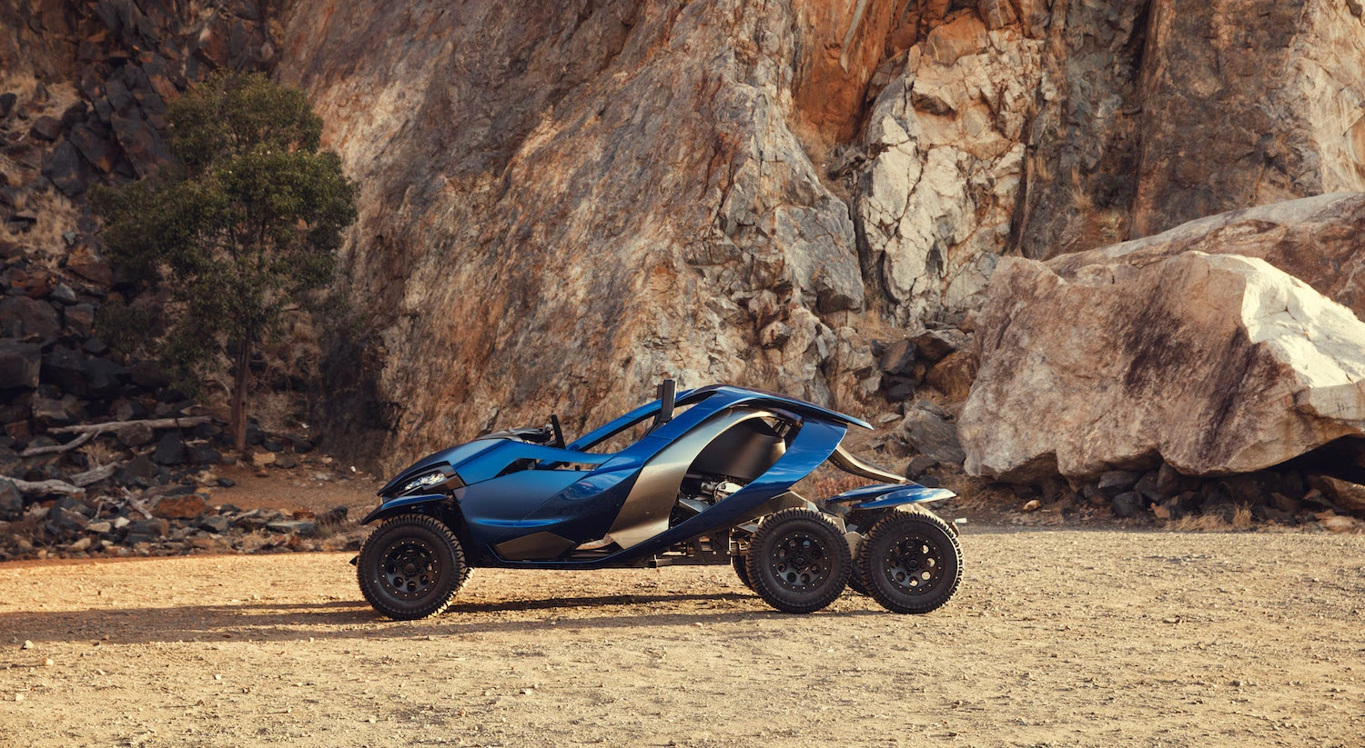 Ferox Azaris: all four rear wheels are driven on this bizarre six-wheeler