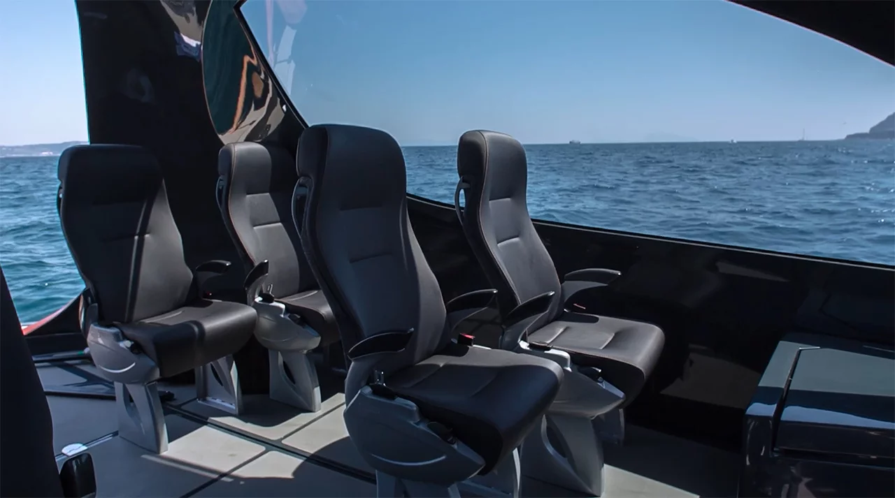 The Jet Capsule can be set up in different ways, depending on what's required