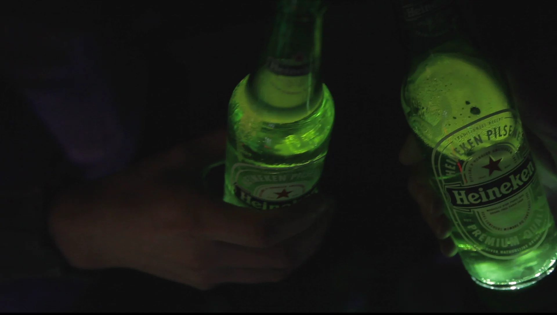 Clinking two of the bottles together for a toast causes the LEDs to light up simultaneously