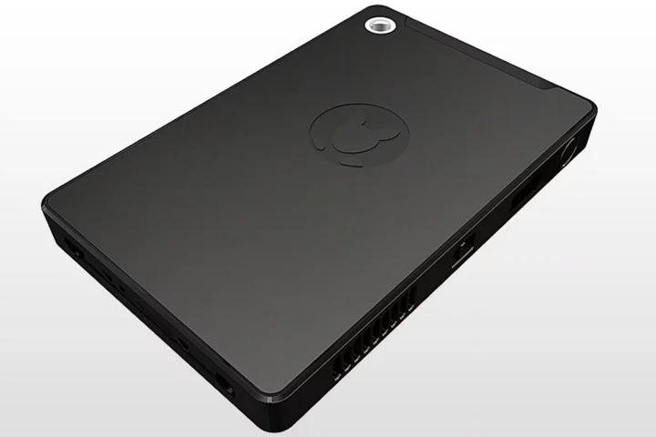 The Kangaroo crams Windows 10 into a small, versatile package, while using a replaceable dock for connectivity