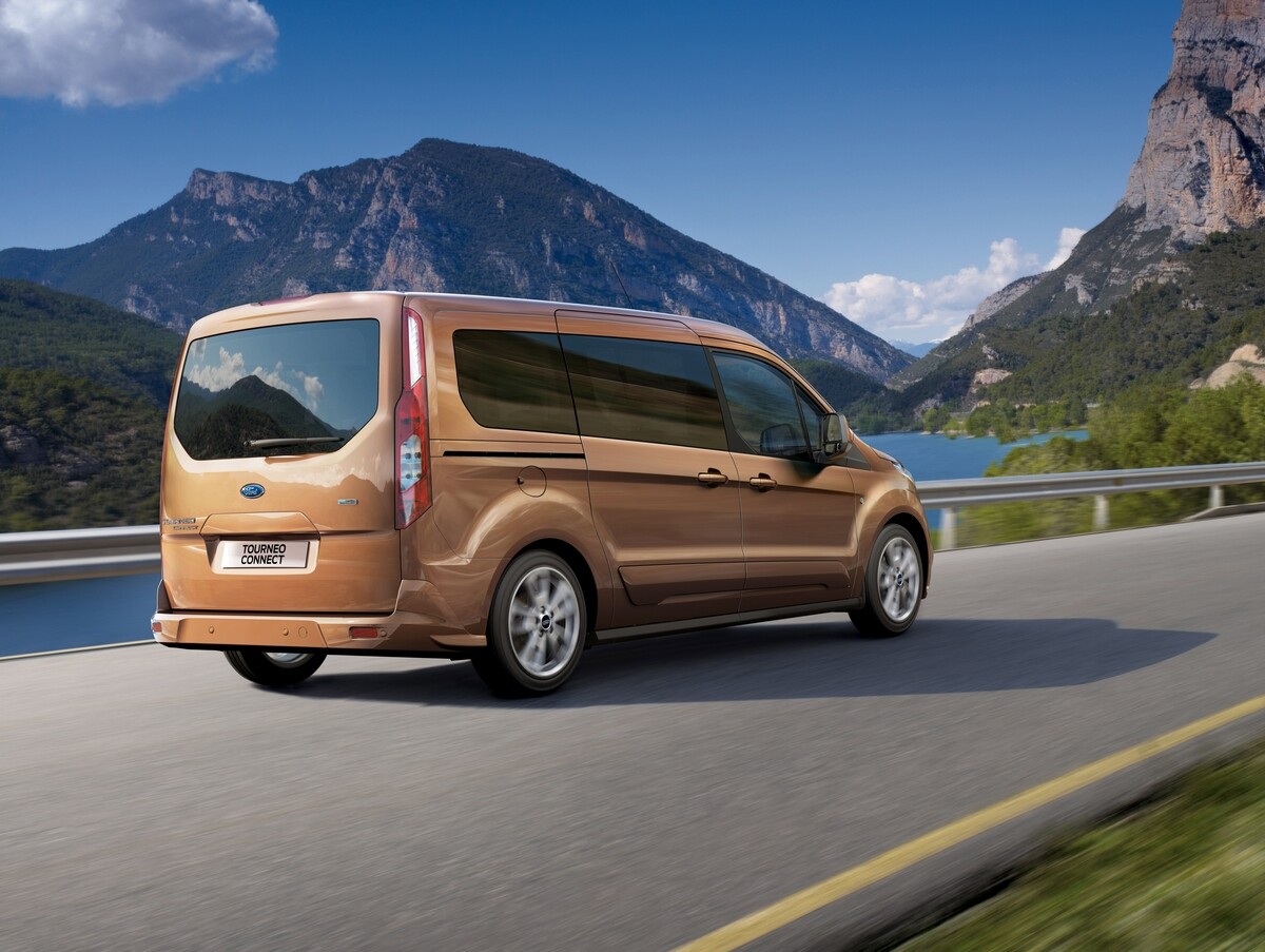 Ford announces 30 mpg upgrade to its 7-passenger Transit Connect Wagon