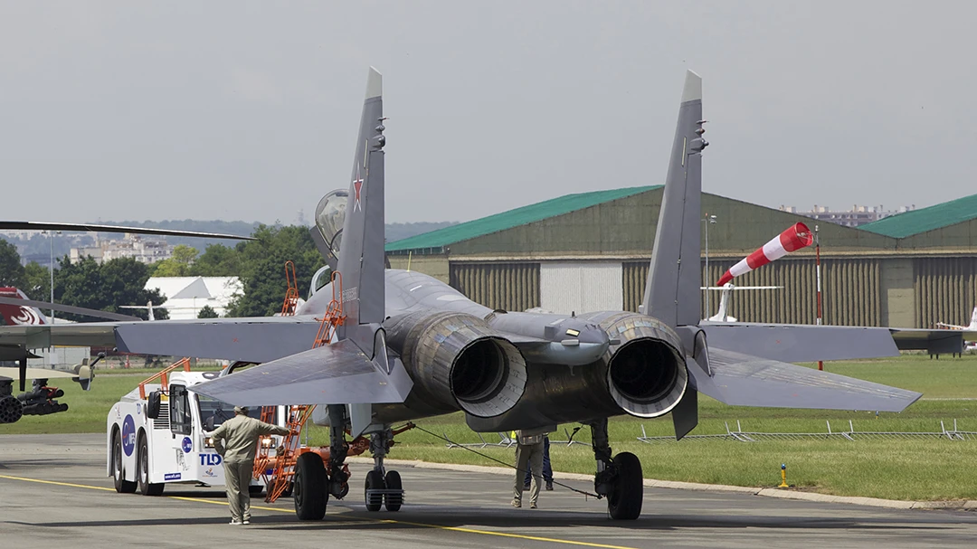 Sukhoi Su-35 prepares for take-off at the 2013 Paris Airshow (Photo: Noel McKeegan/Gizmag)